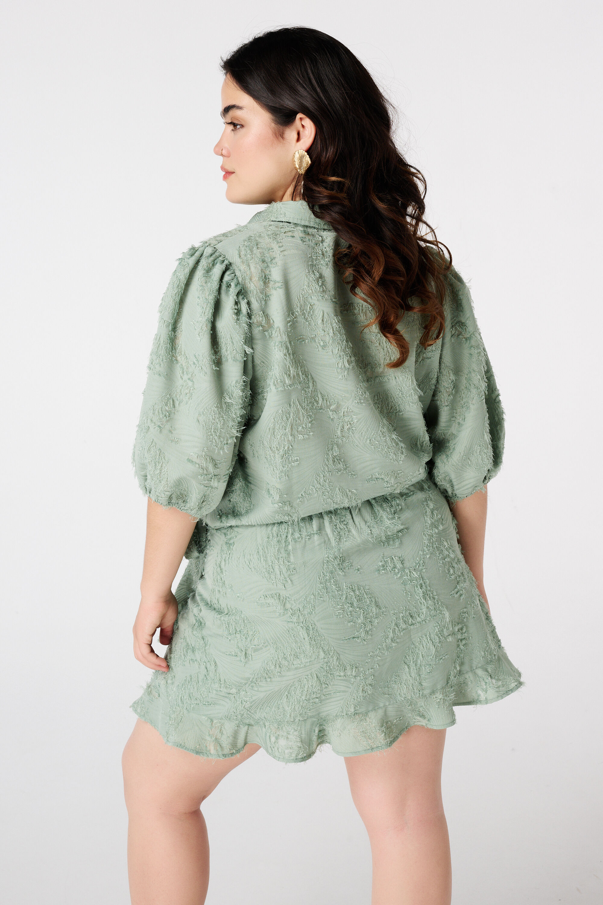 Blouse structur&eacute;e &agrave; manches ballon image number 3