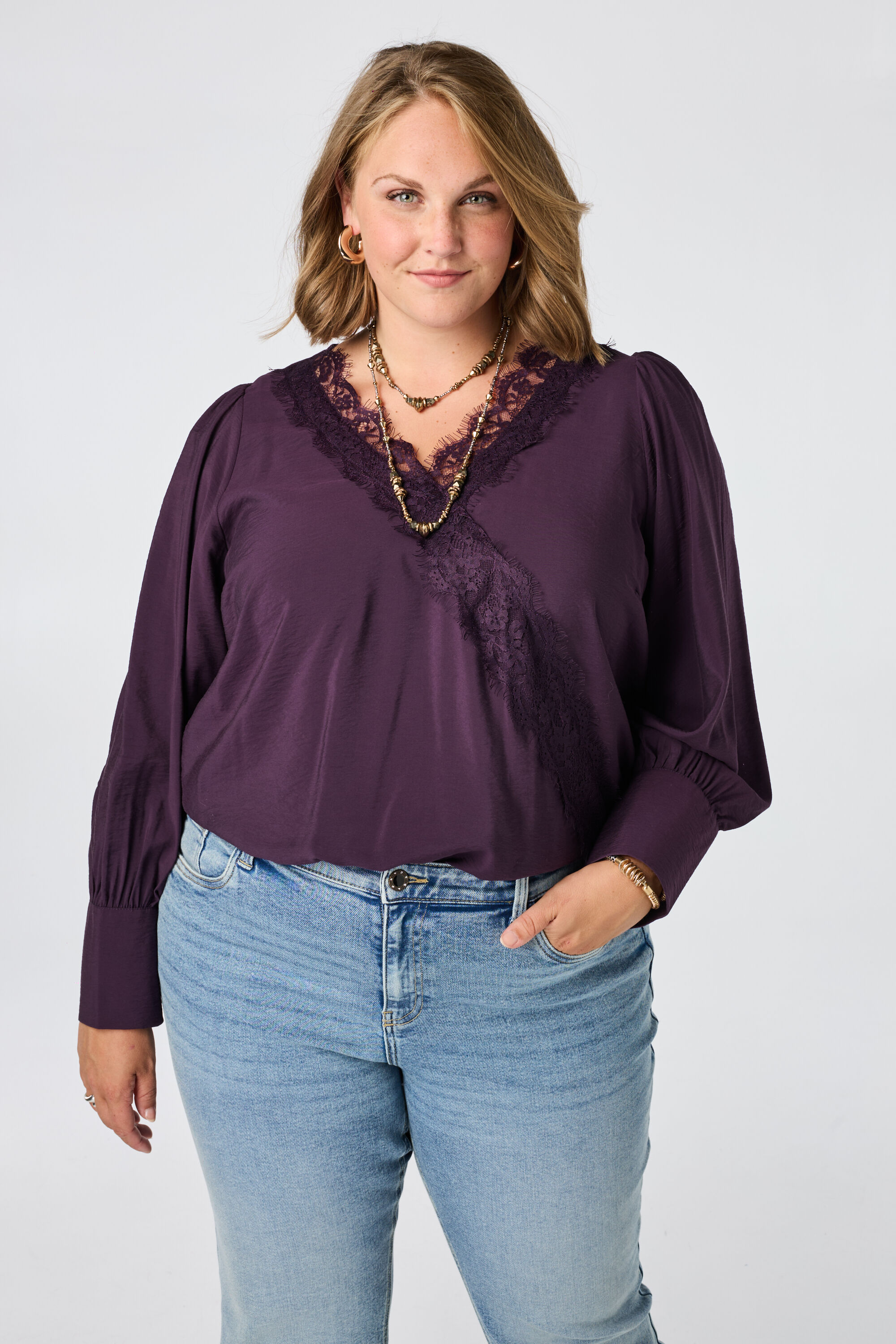 Blouse avec d&eacute;tails en dentelle