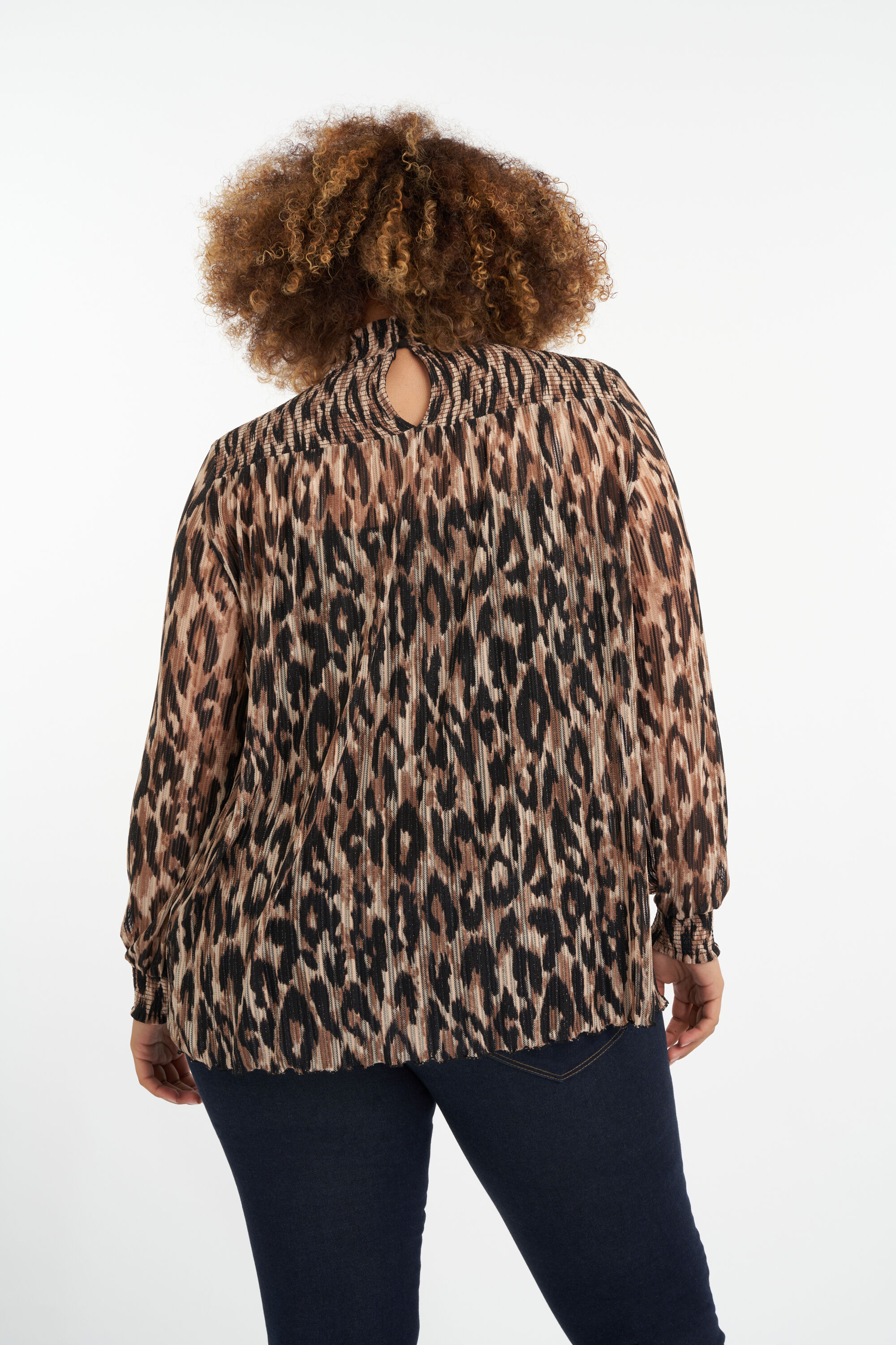 Haut &agrave; paillettes semitransparent image number 3