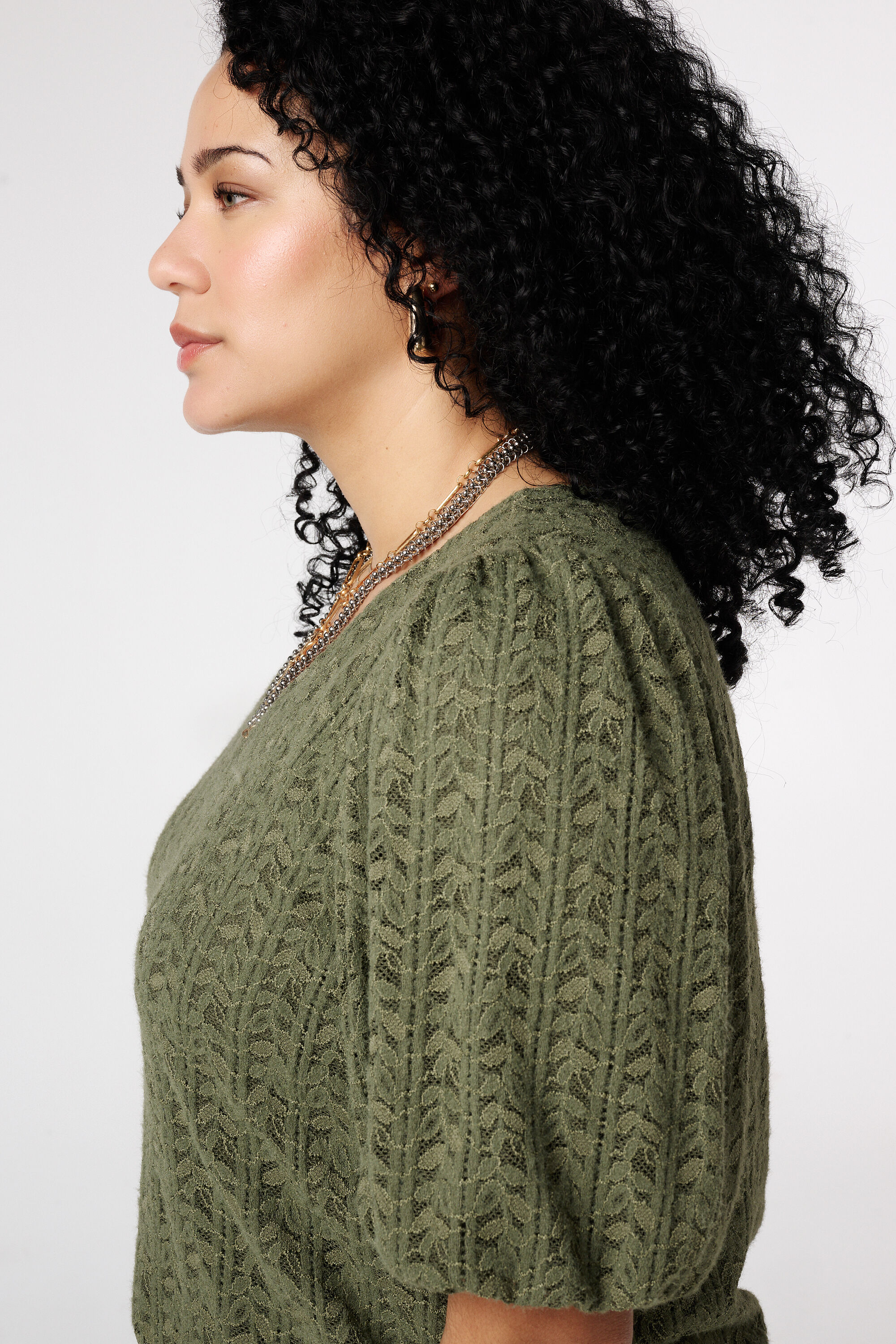 Top en dentelle avec manches bouffantes image number 4