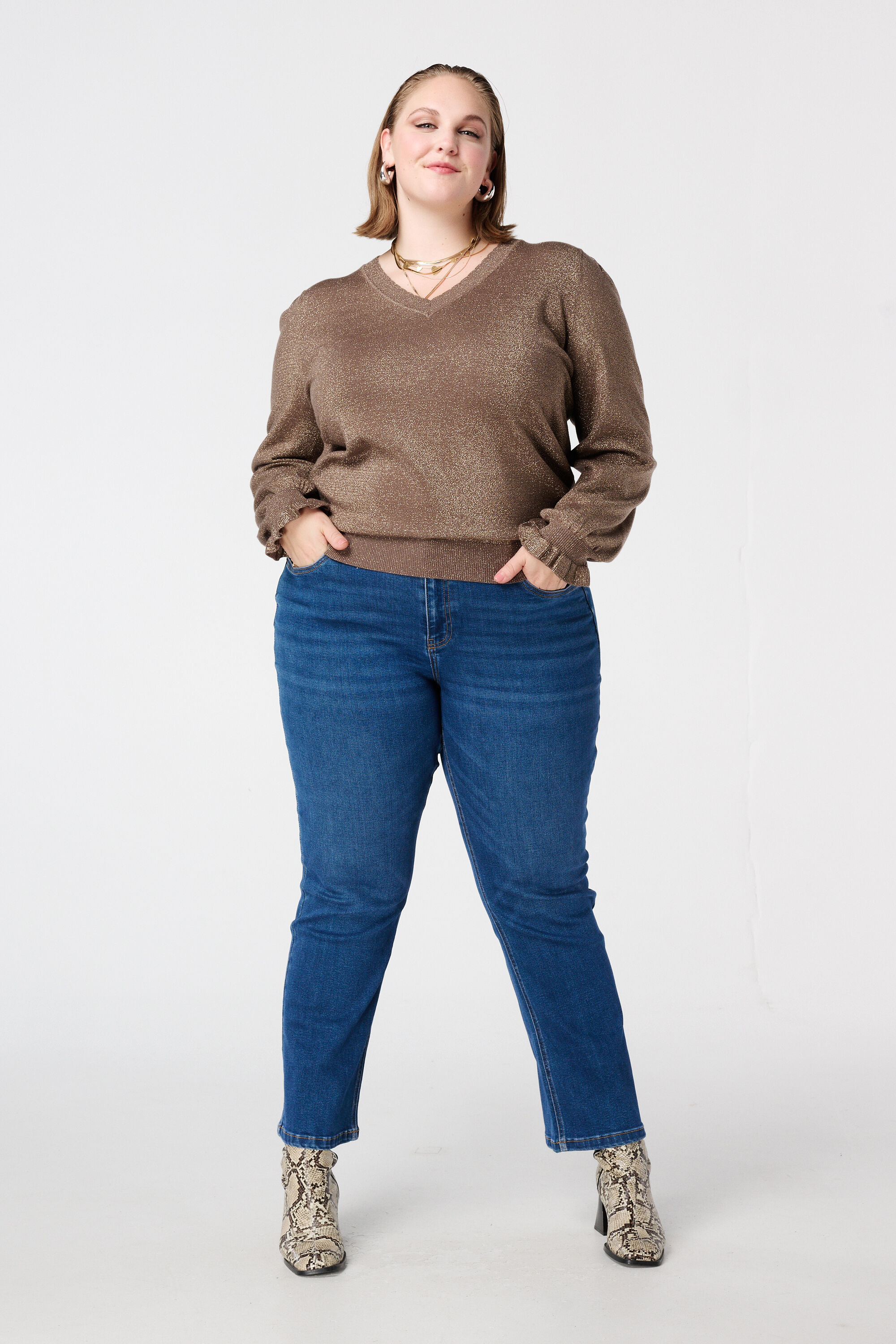 Pull en lurex avec manches volant&eacute;es image number 5