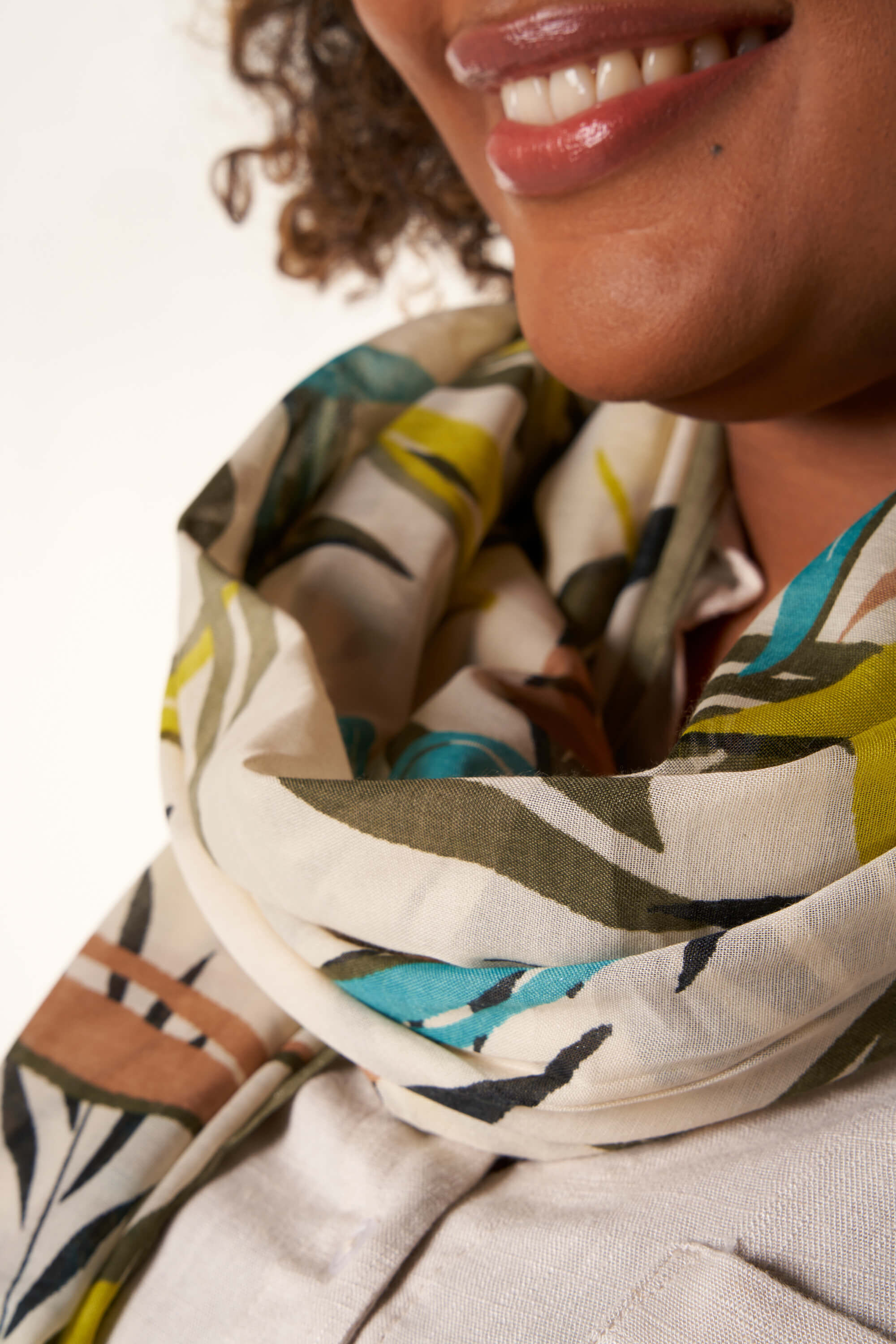 &Eacute;charpe &agrave; imprim&eacute;  image number 1