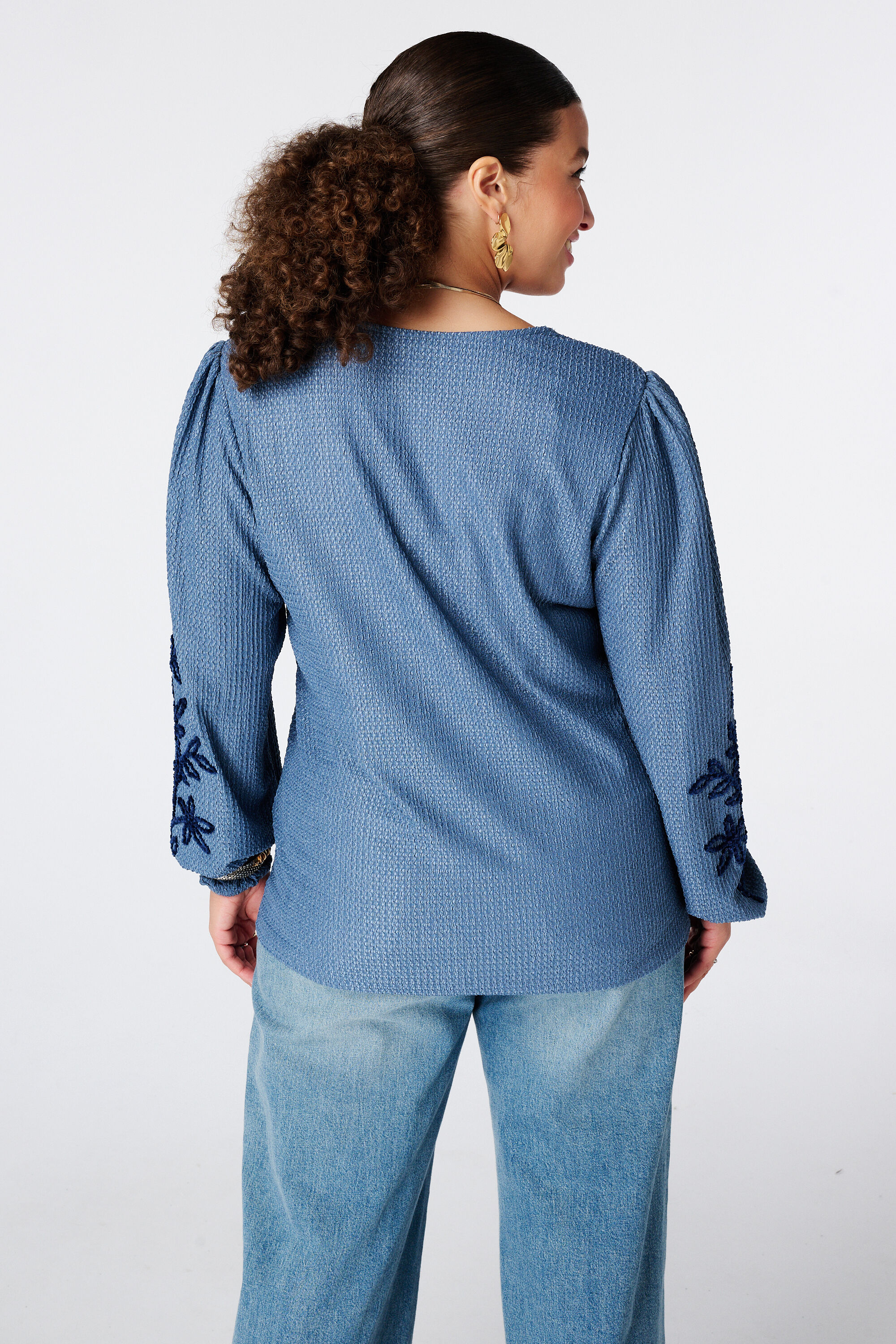 Haut avec broderie image number 3