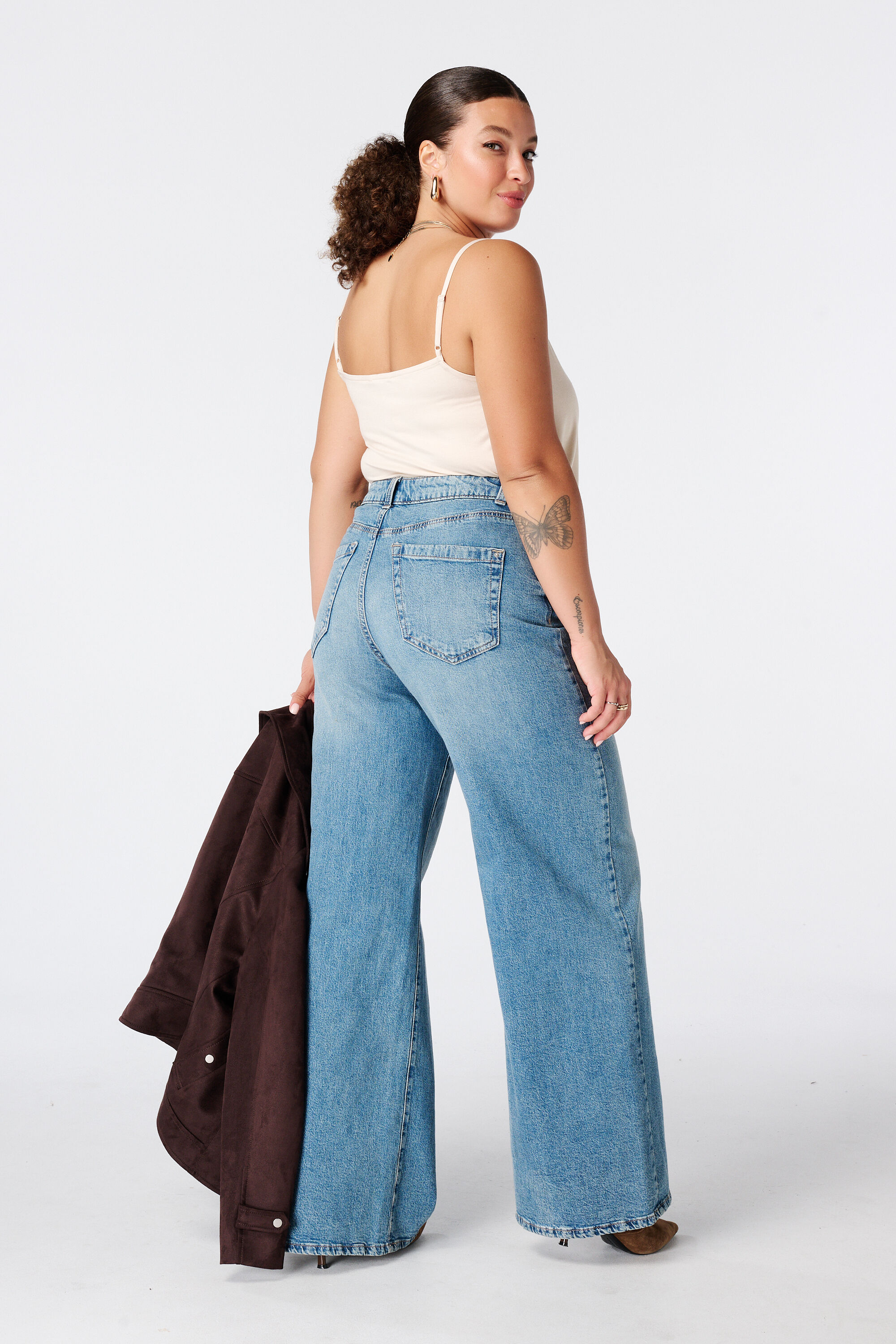 Jeans larges &agrave; taille haute image number 1