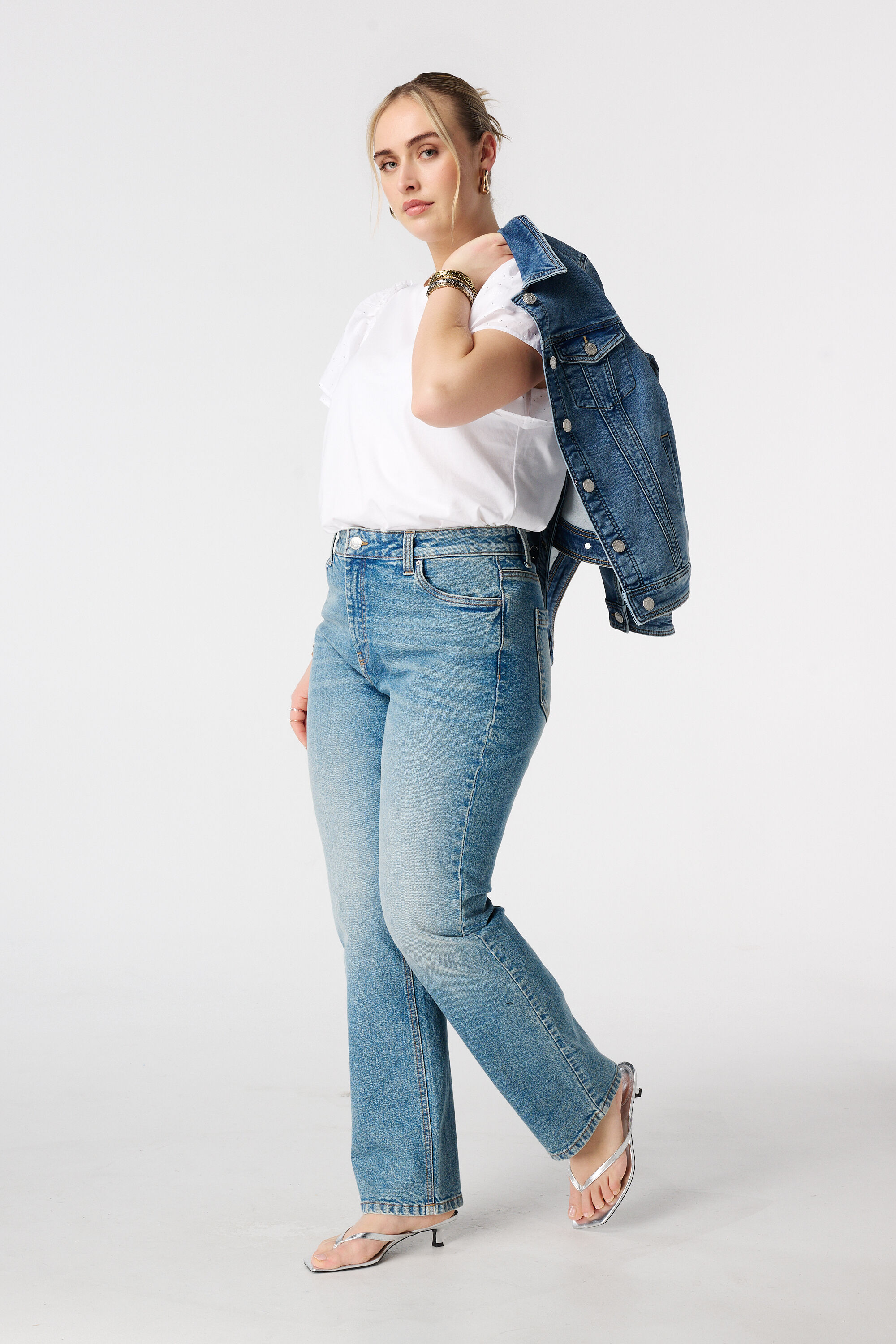 Jean straight leg &agrave; taille mi-haute