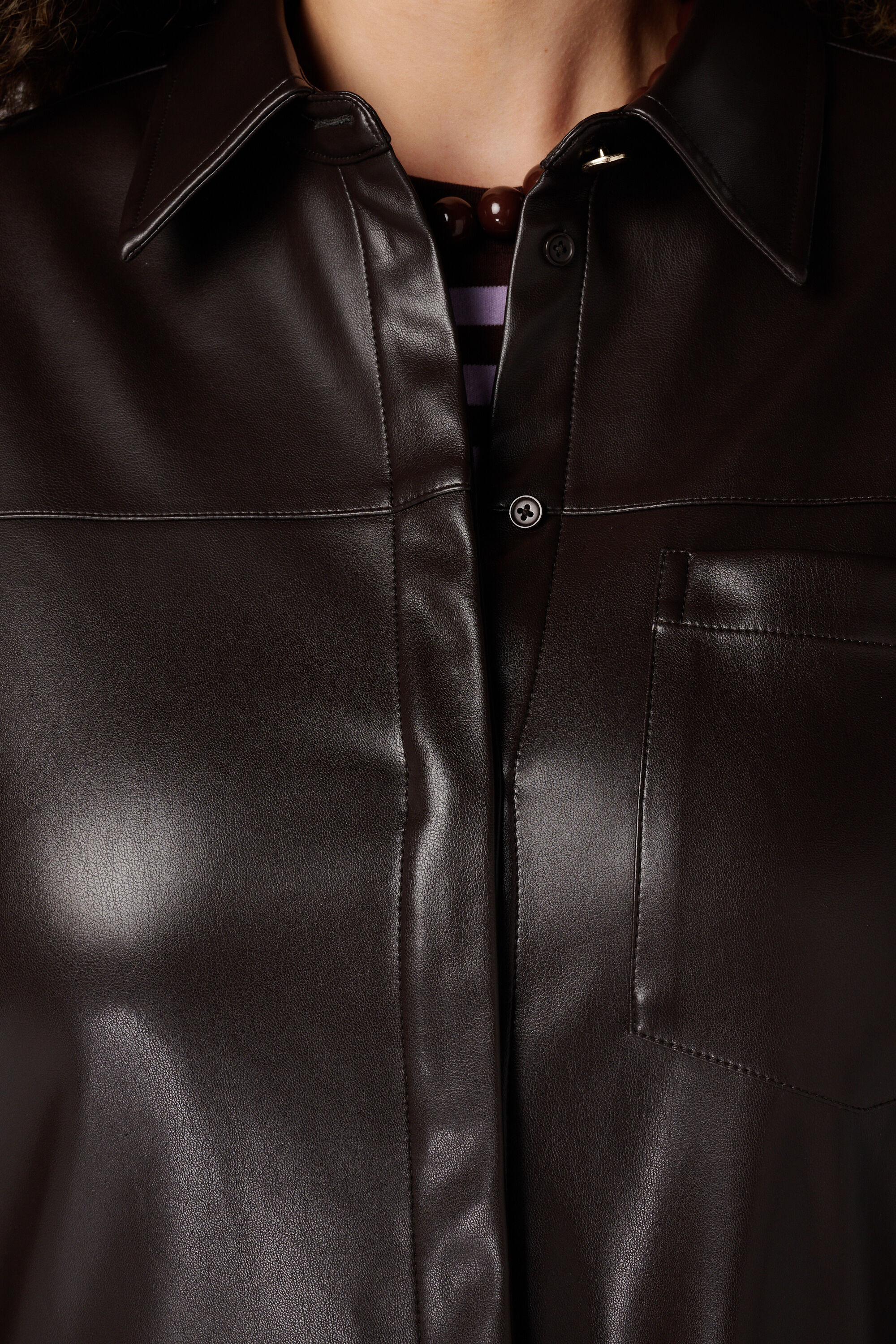 Chemise en similicuir image number 6