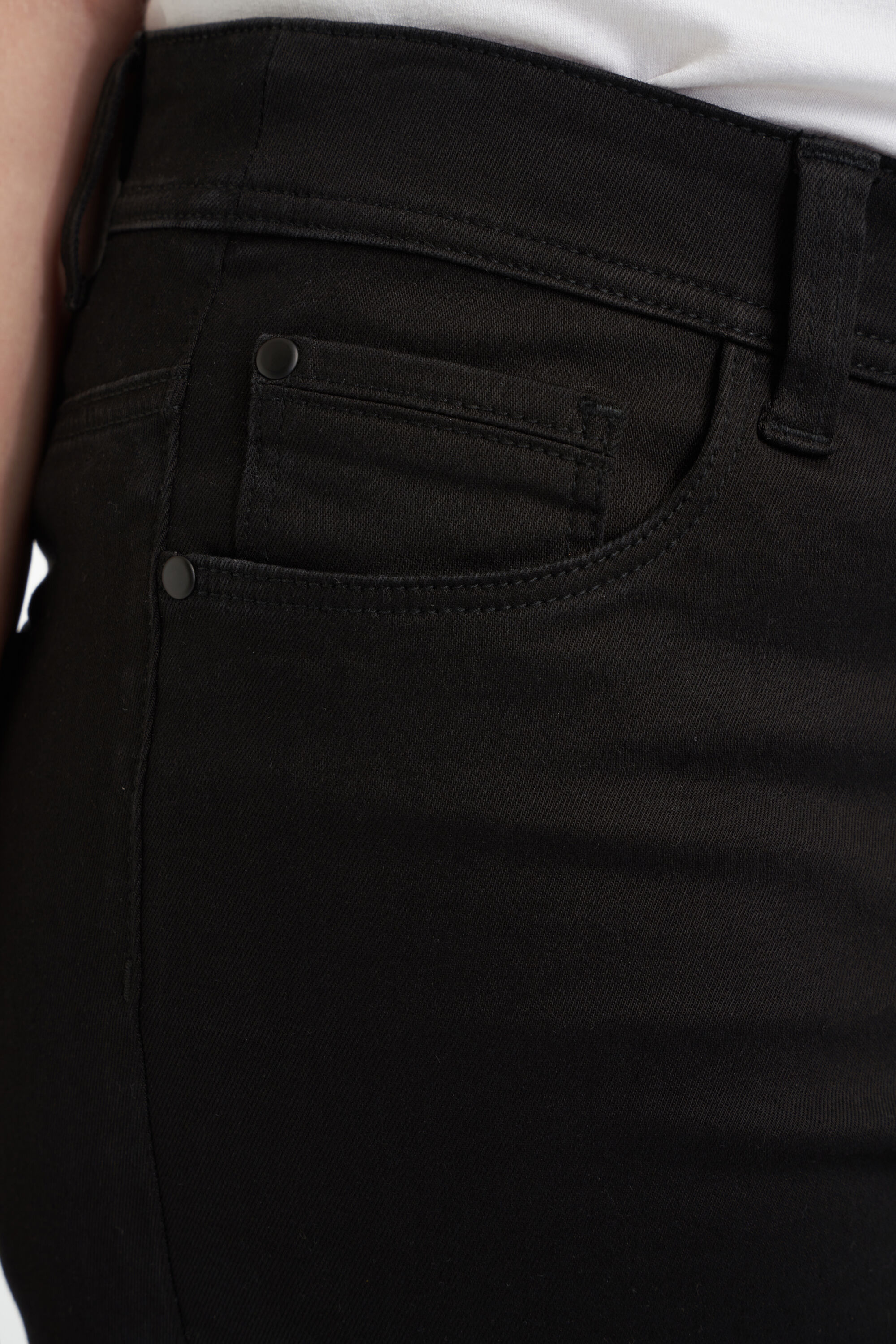 Jean coupe skinny SHAPES image number 6