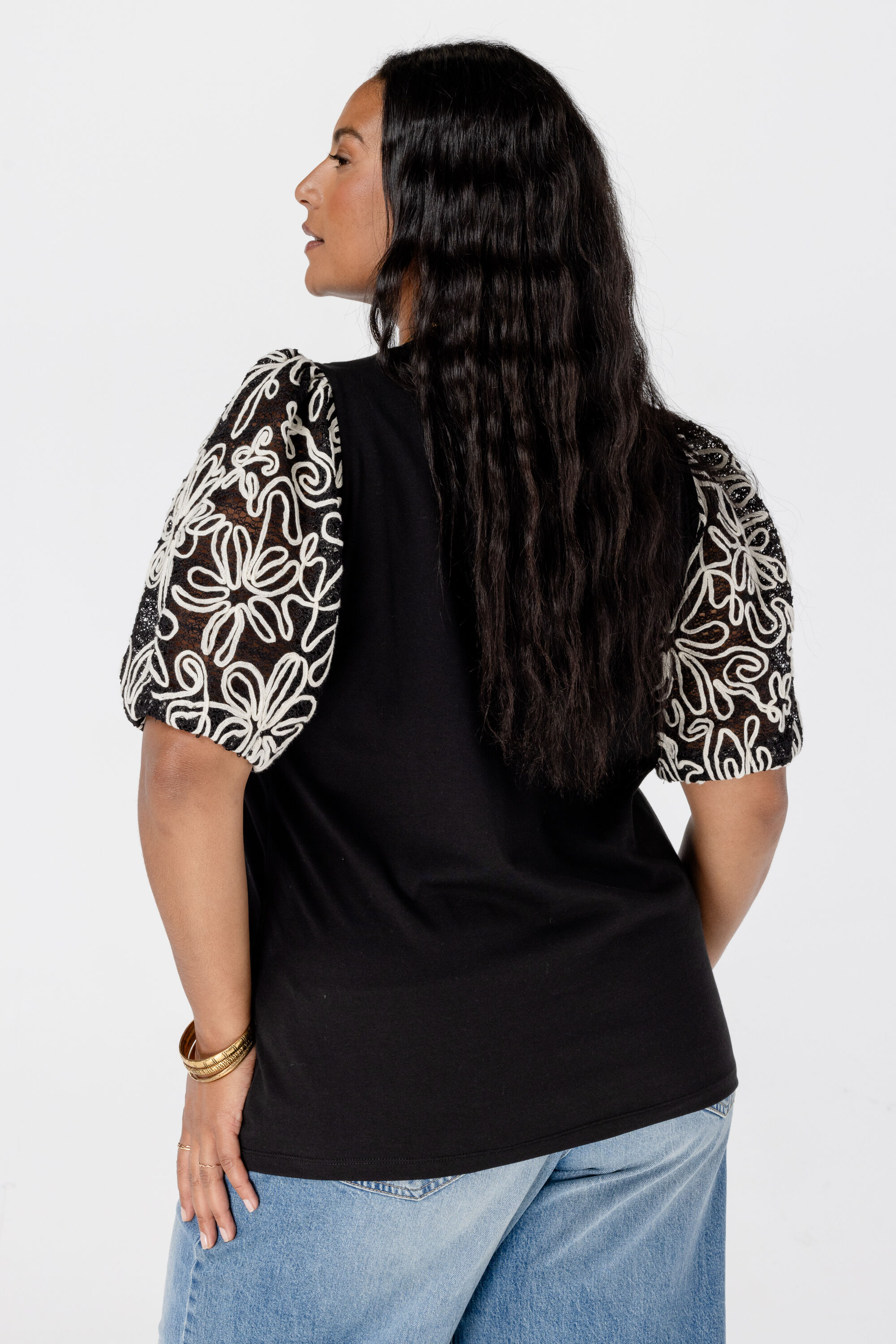 Haut avec manches brod&eacute;es image number 3