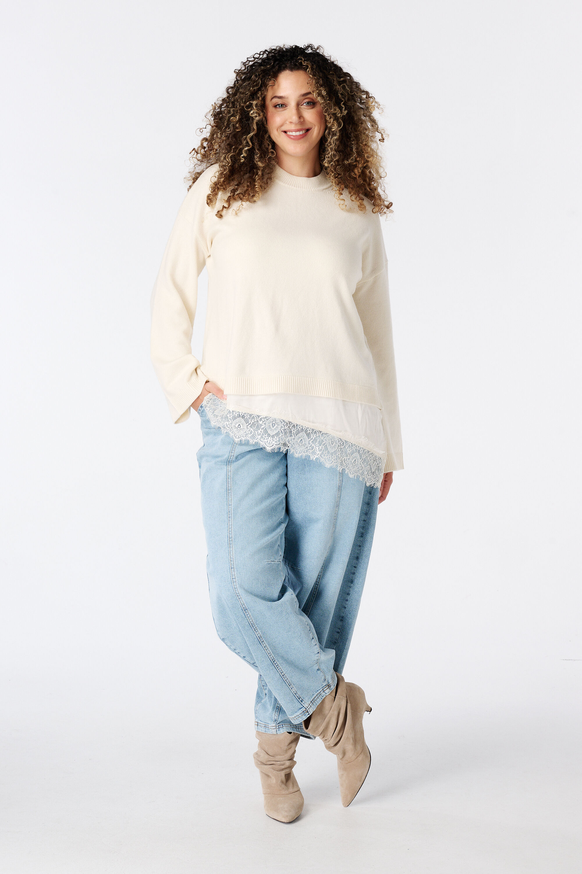 Pull avec dentelle image number 5