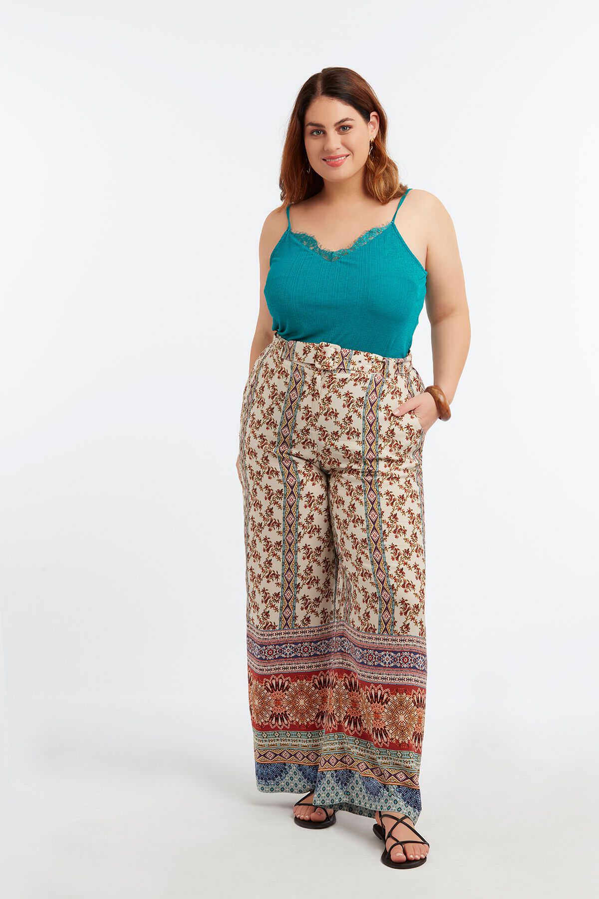 Pantalons larges avec imprim&eacute; image number 5