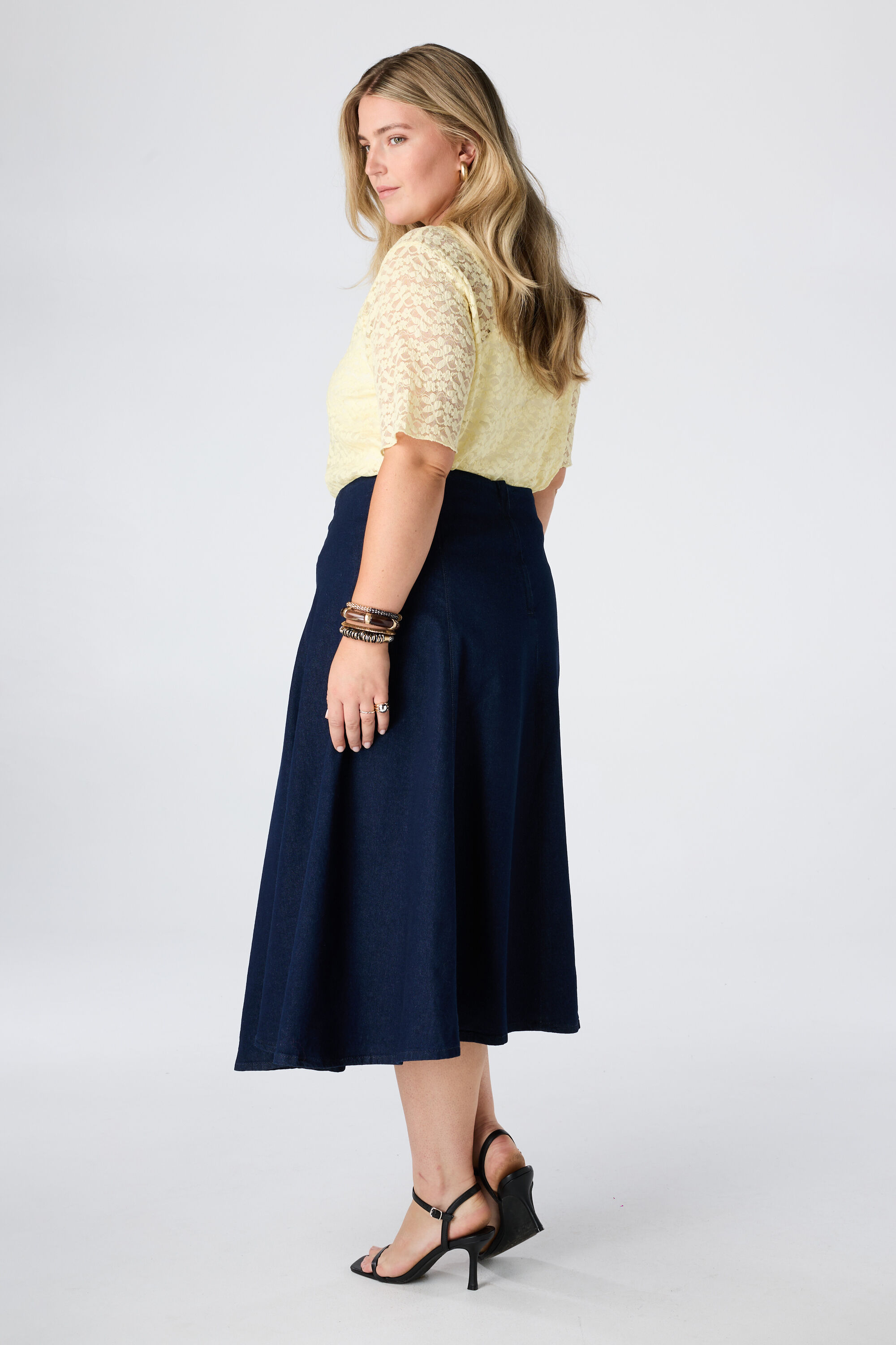 Jupe midi en jean image number 3