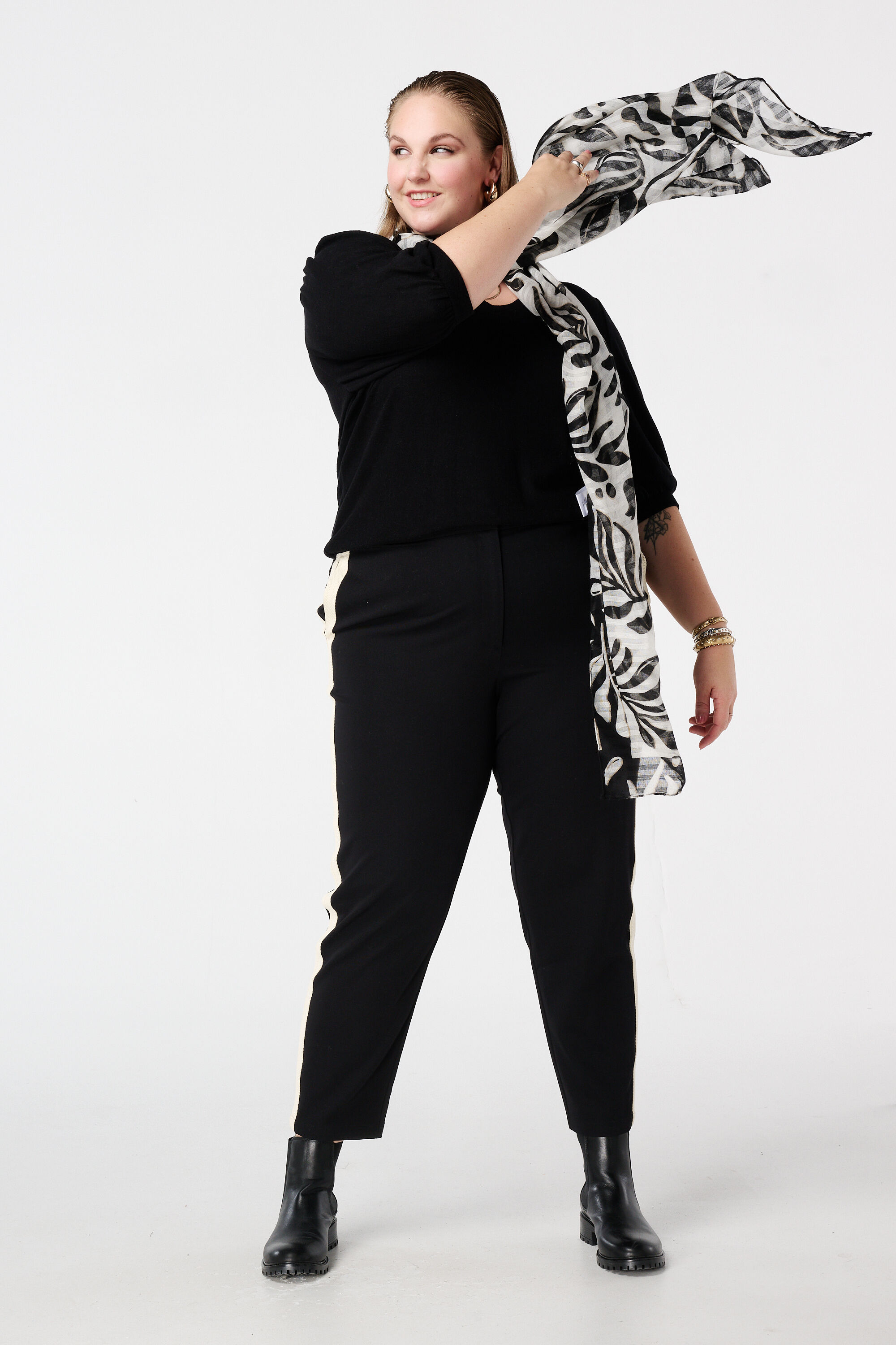 &Eacute;charpe &agrave; imprim&eacute; image number 2