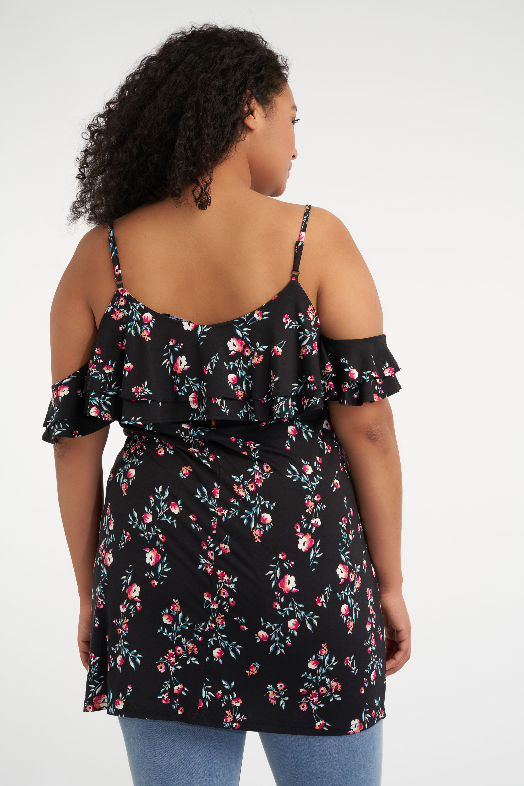 Haut &agrave; &eacute;paules ajour&eacute;es et volants image number 3