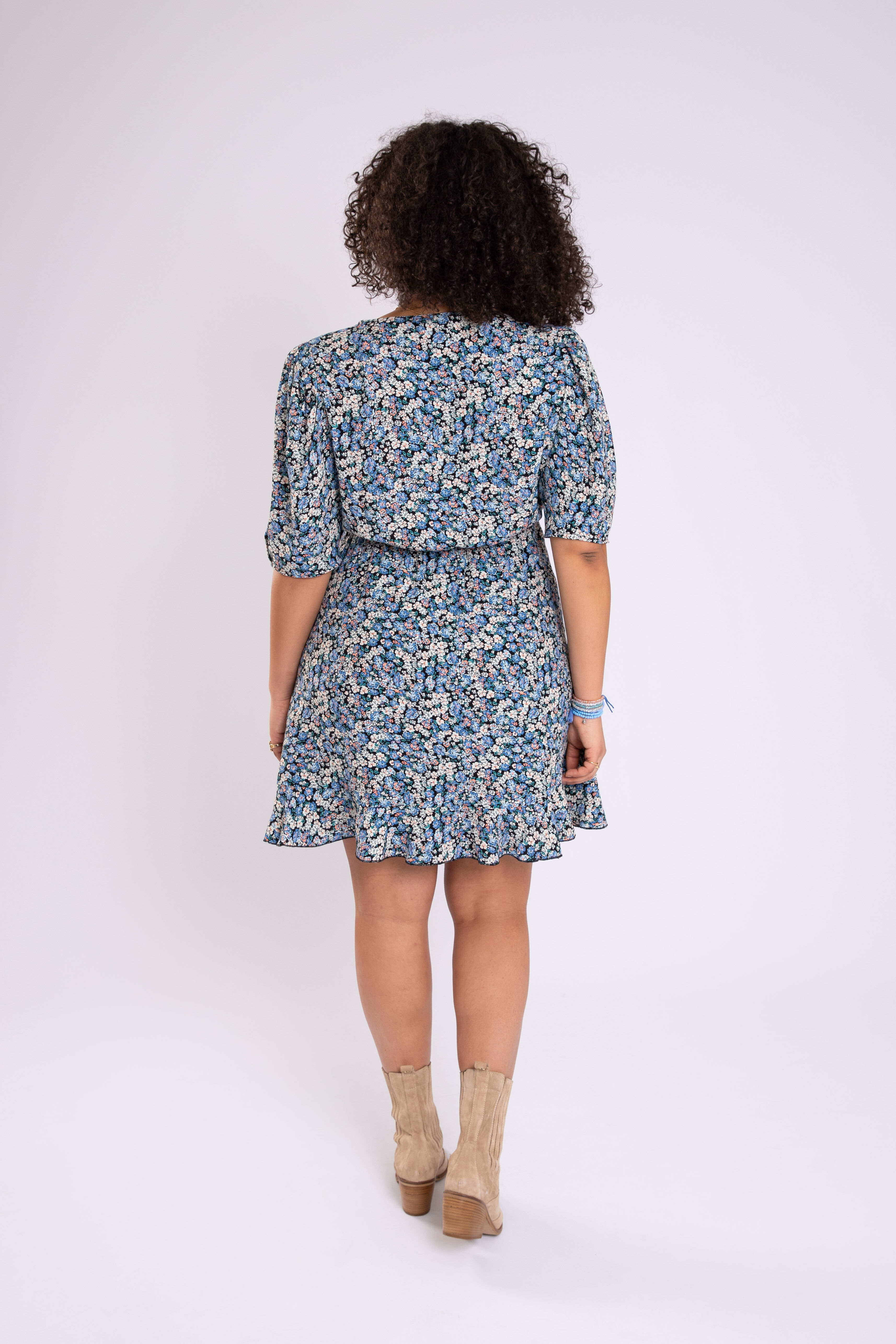 Robe portefeuille &agrave; manches bouffantes image number 4