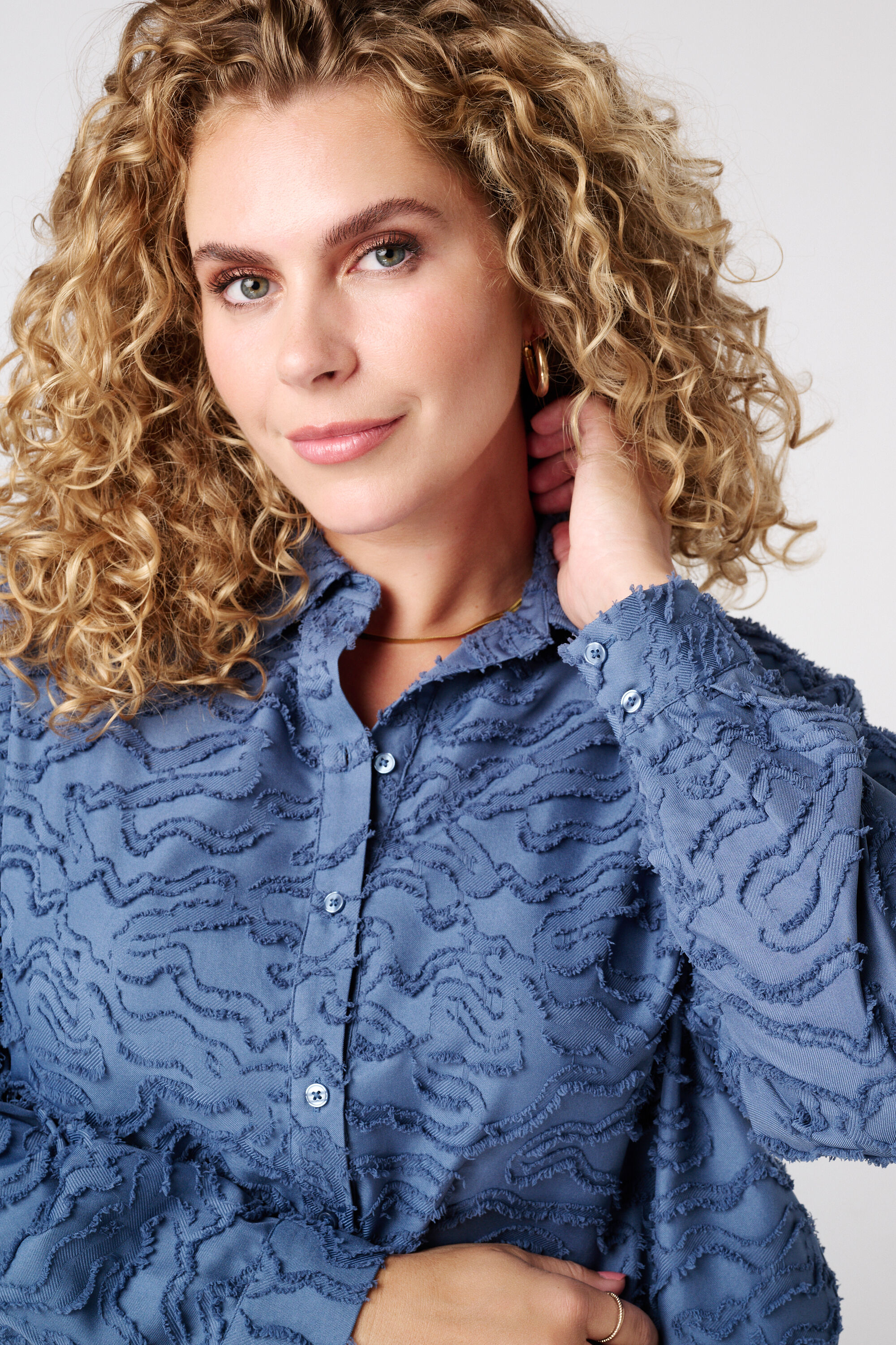 Blouse oversize en tissu structur&eacute; image number 4