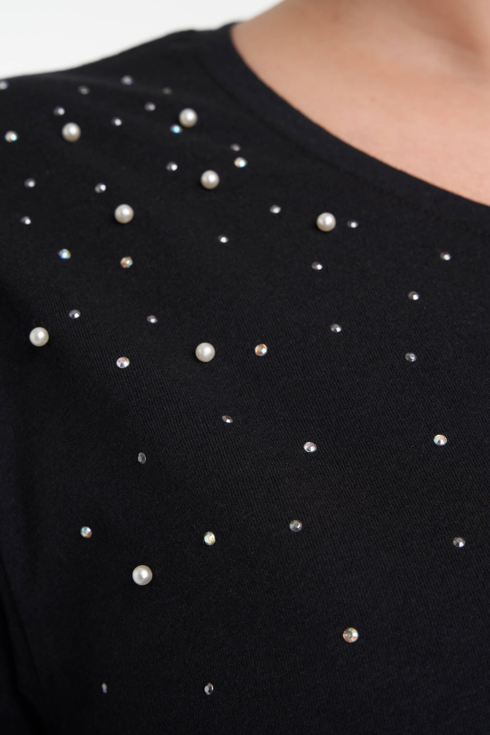 T-shirt orn&eacute; de strass  image number 4