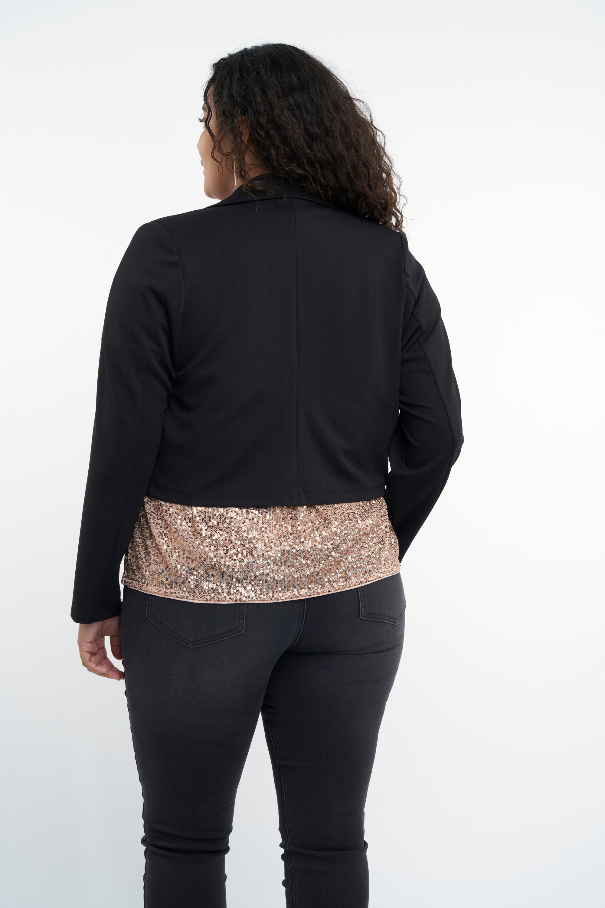 Blazer court image number 4