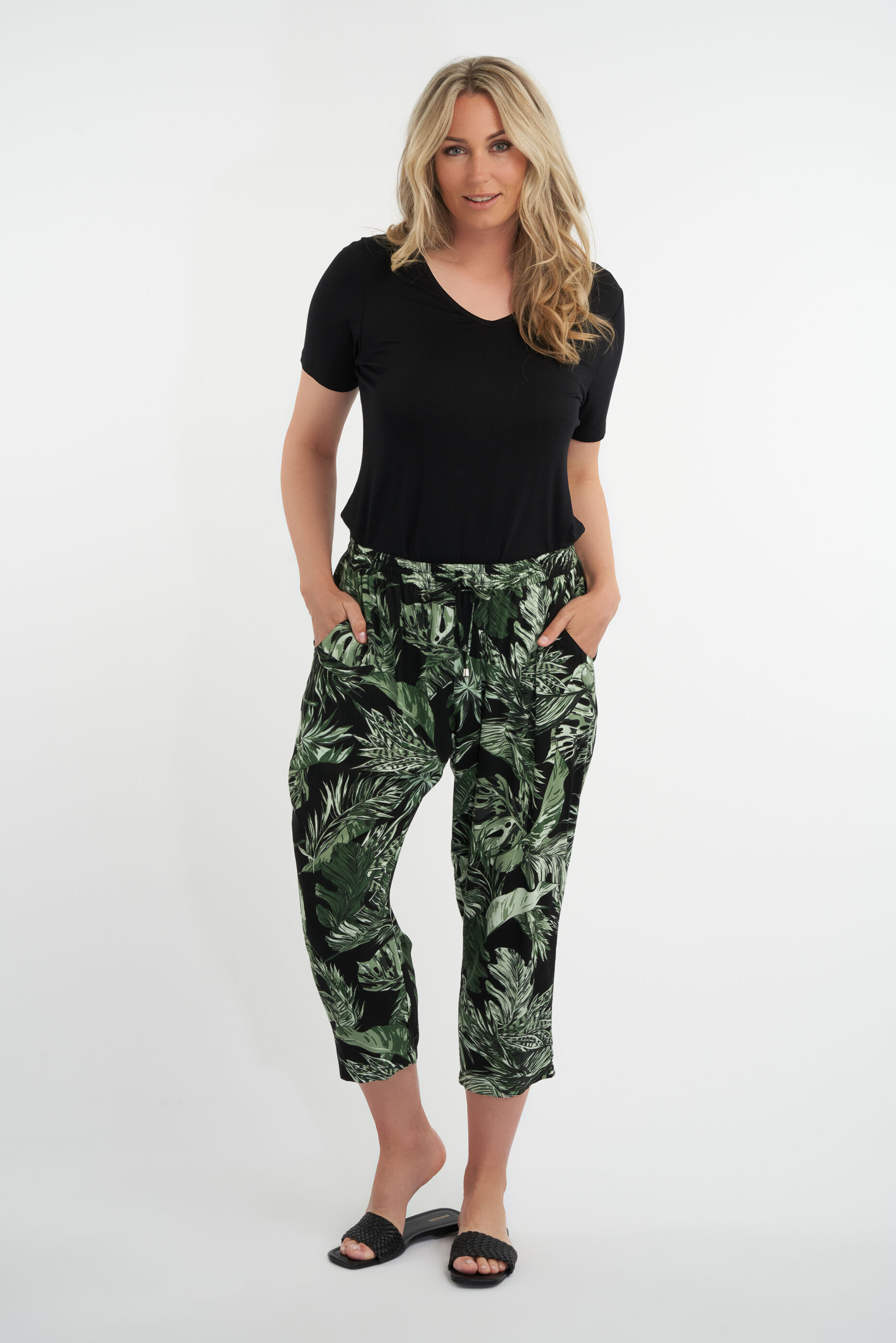 Pantalon ample &agrave; imprim&eacute; image number 4