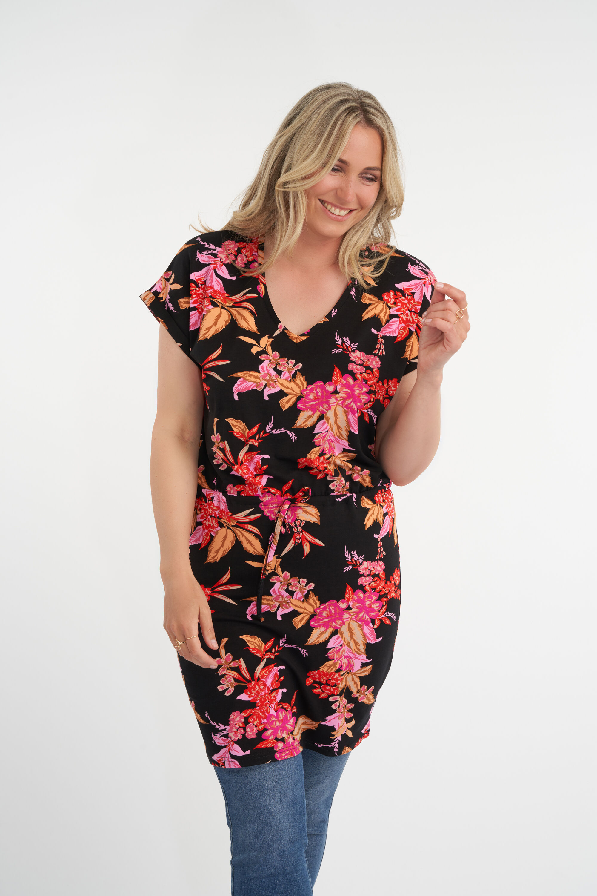 Tunique d&eacute;cor&eacute;e en dentelle image number 5