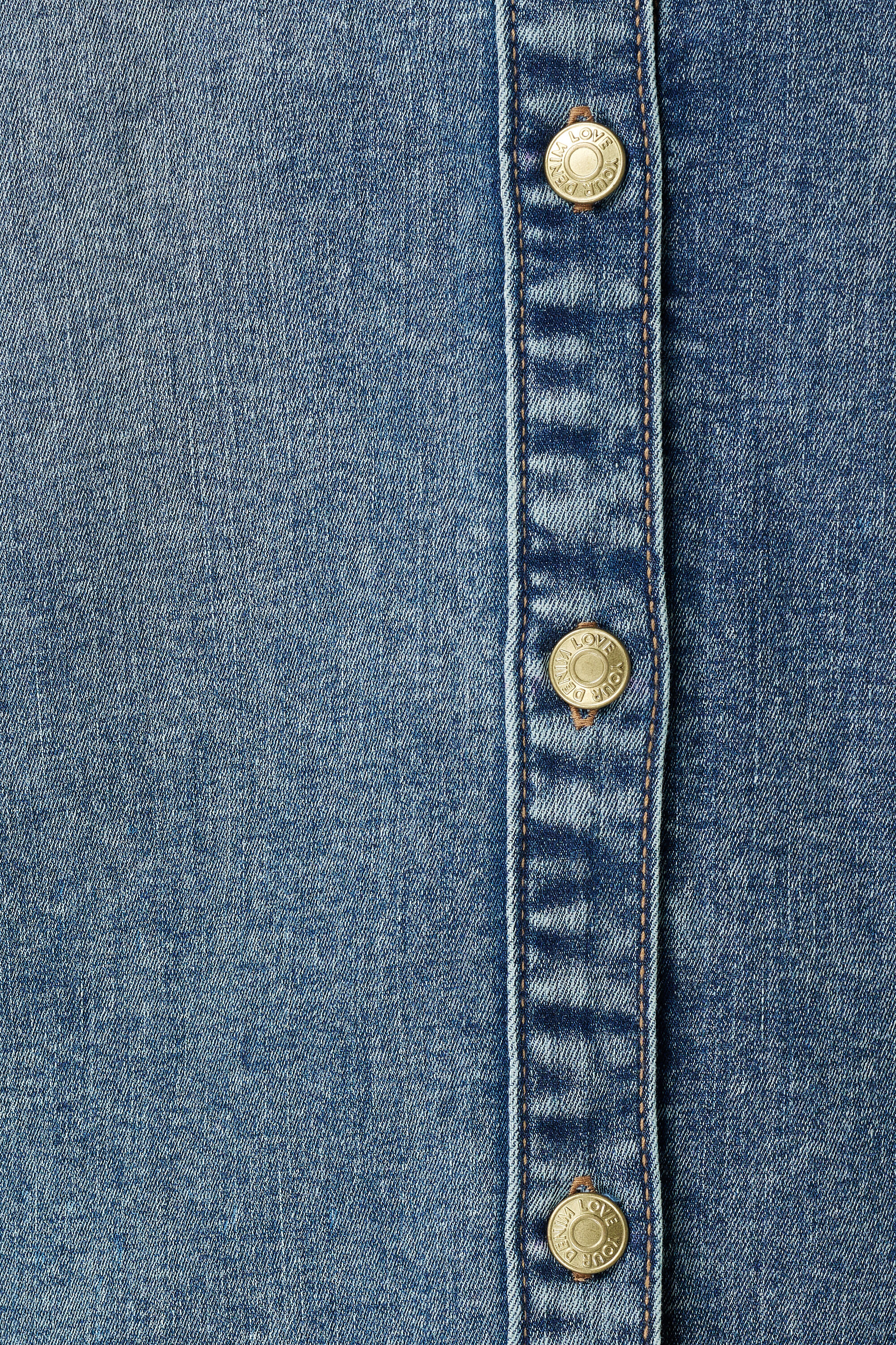Chemise en denim avec fermeture boutonn&eacute;e image number 6