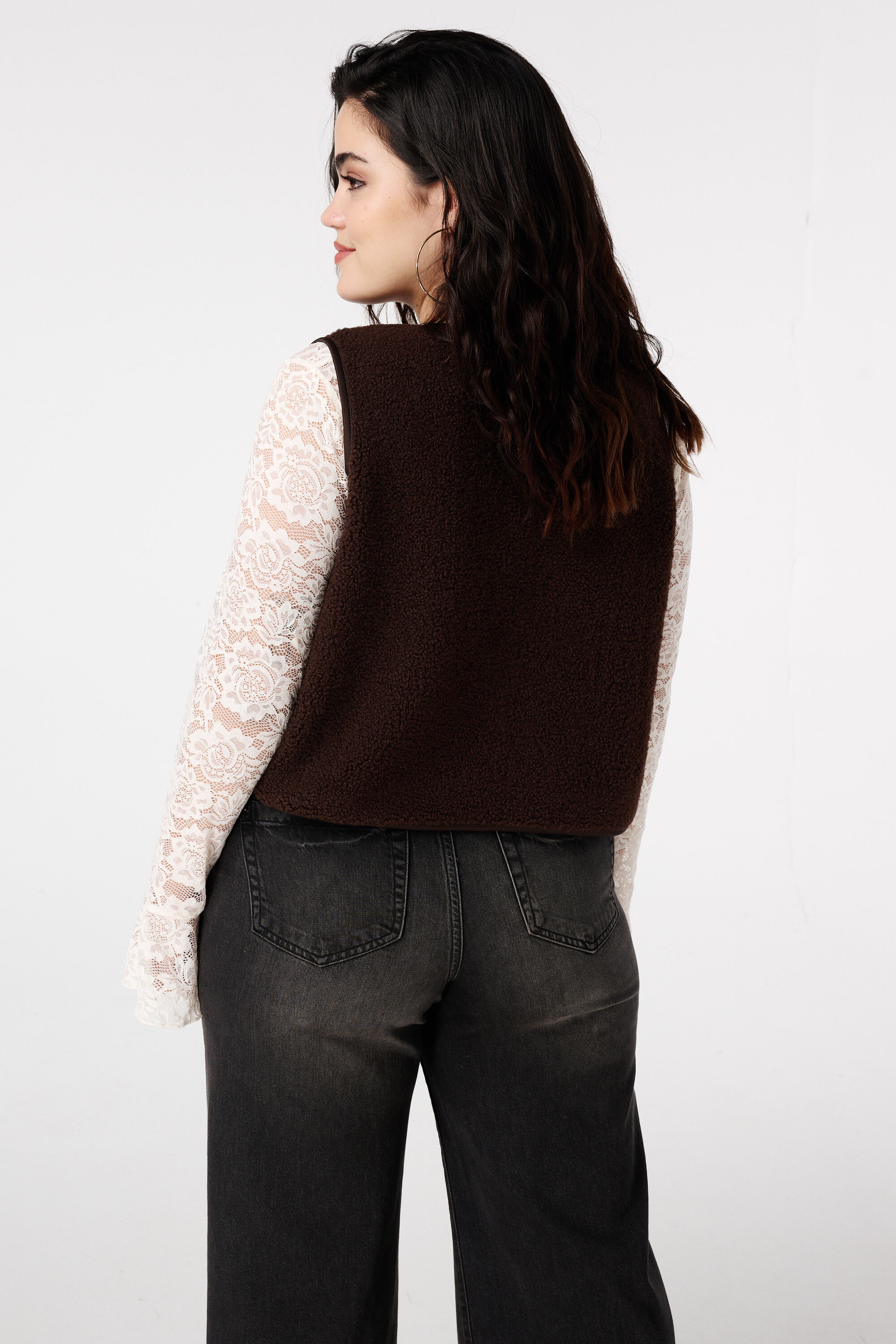 Gilet teddy avec fermeture boutonn&eacute;e image number 3