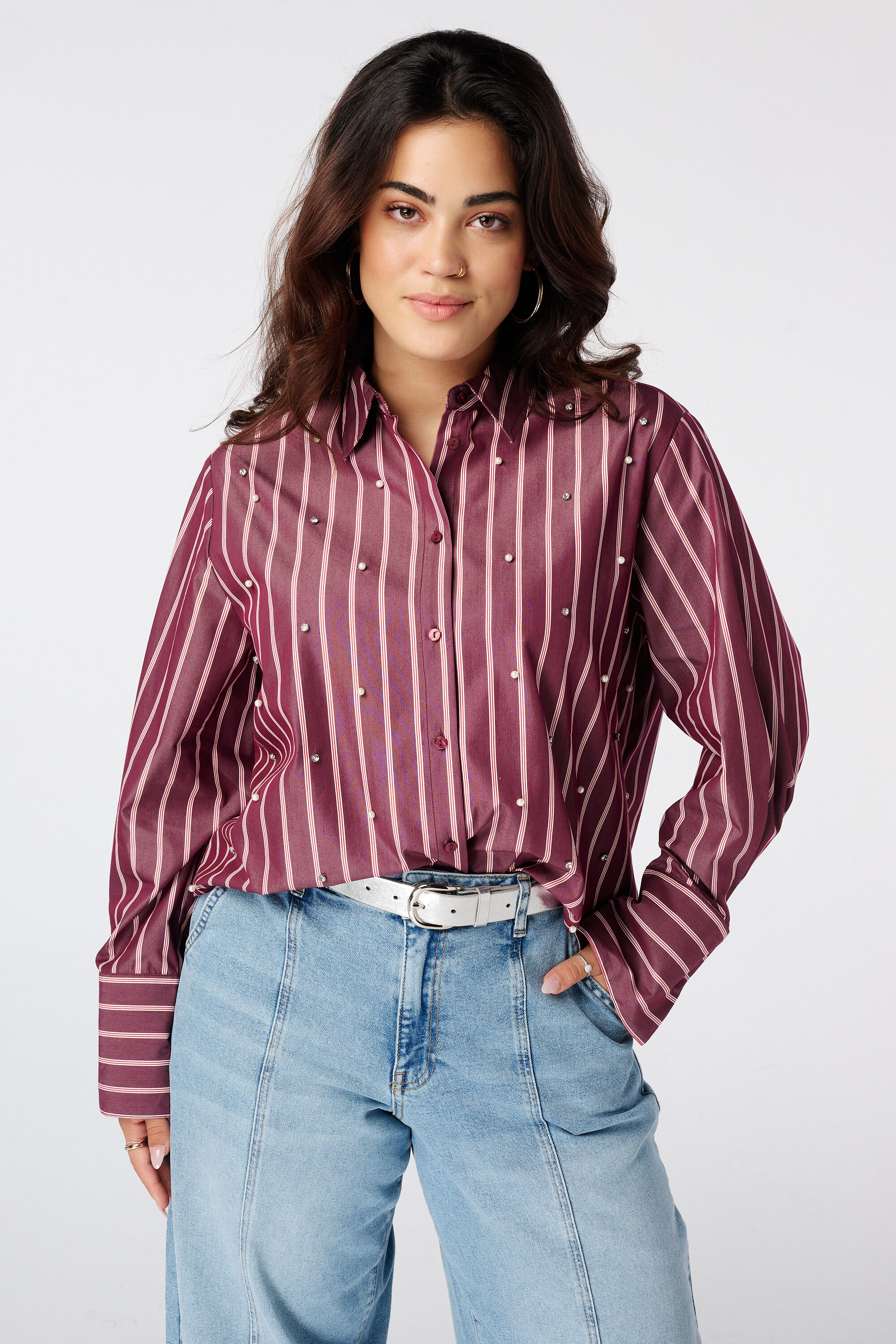Blouse ray&eacute;e avec perles