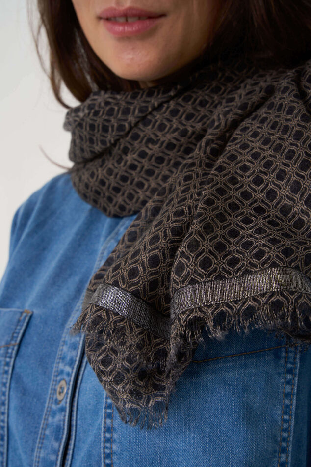 Écharpe à imprimé    image number 2