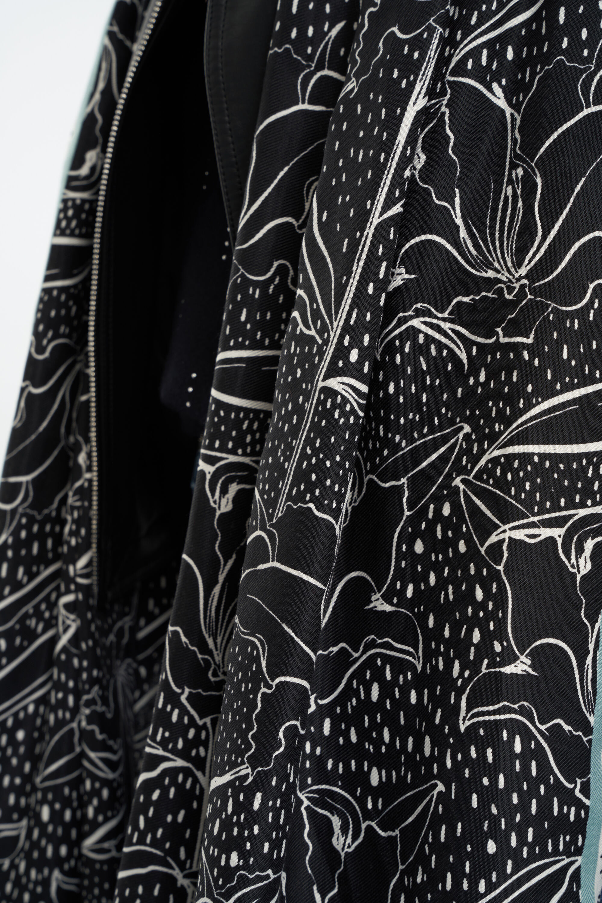 Foulard &agrave; imprim&eacute; floral  image number 2