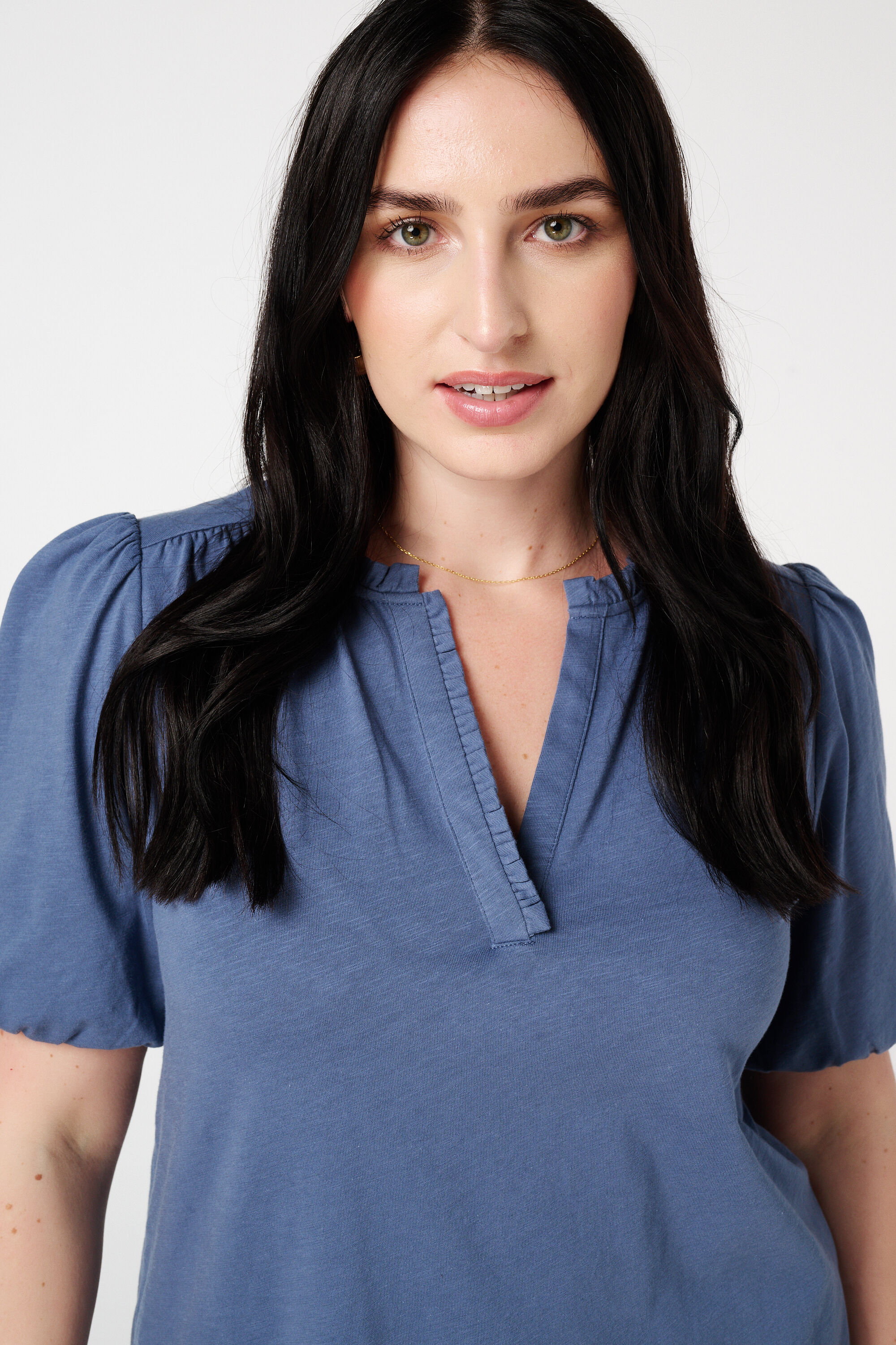 Haut avec col en V &agrave; volants image number 4