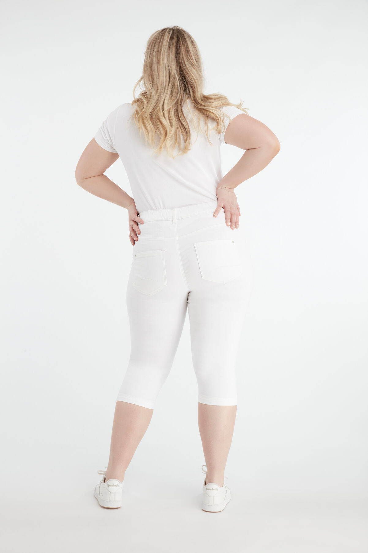 Tregging court POPPY image number 5