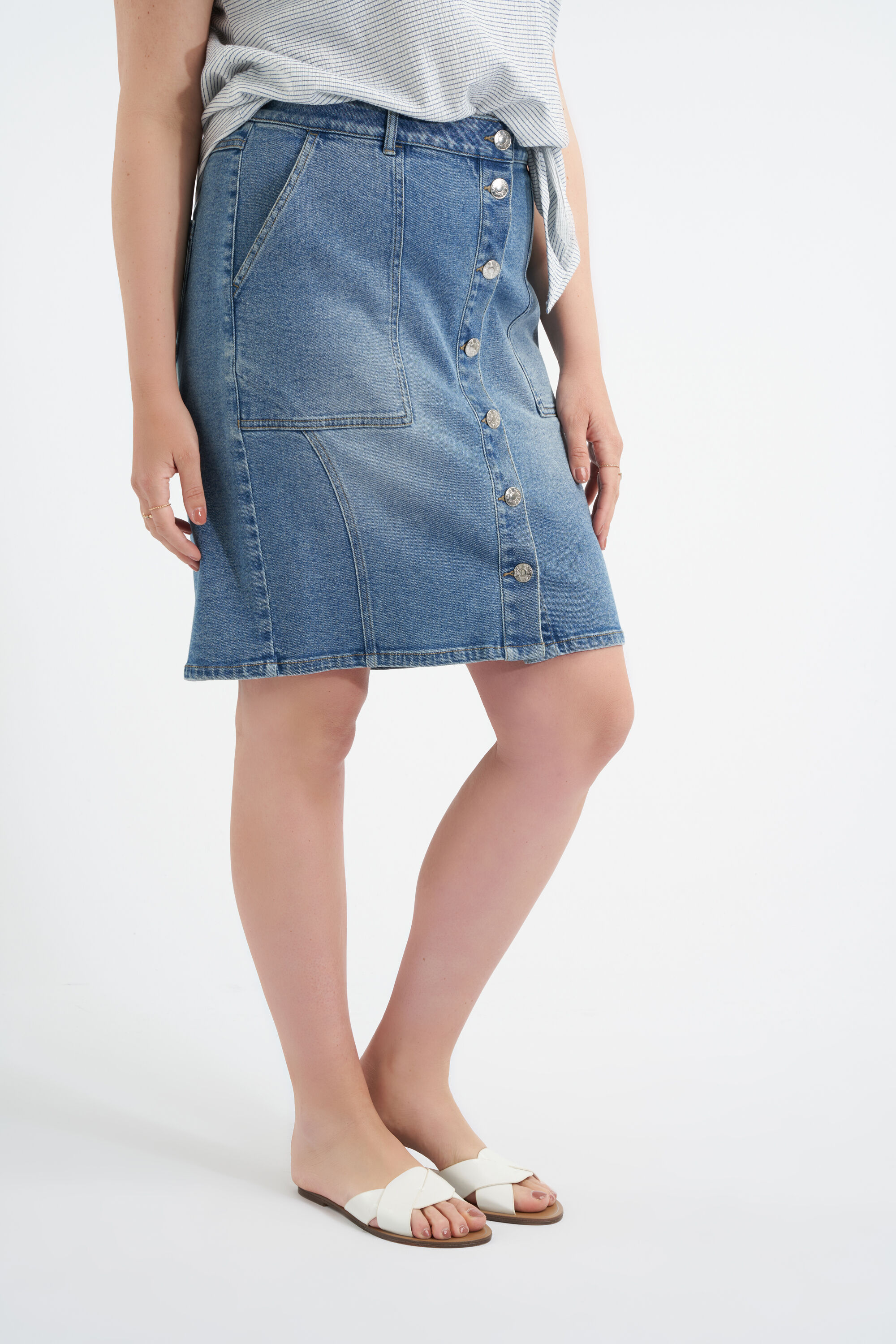 Jupe Denim boutonn&eacute;e  image number 4