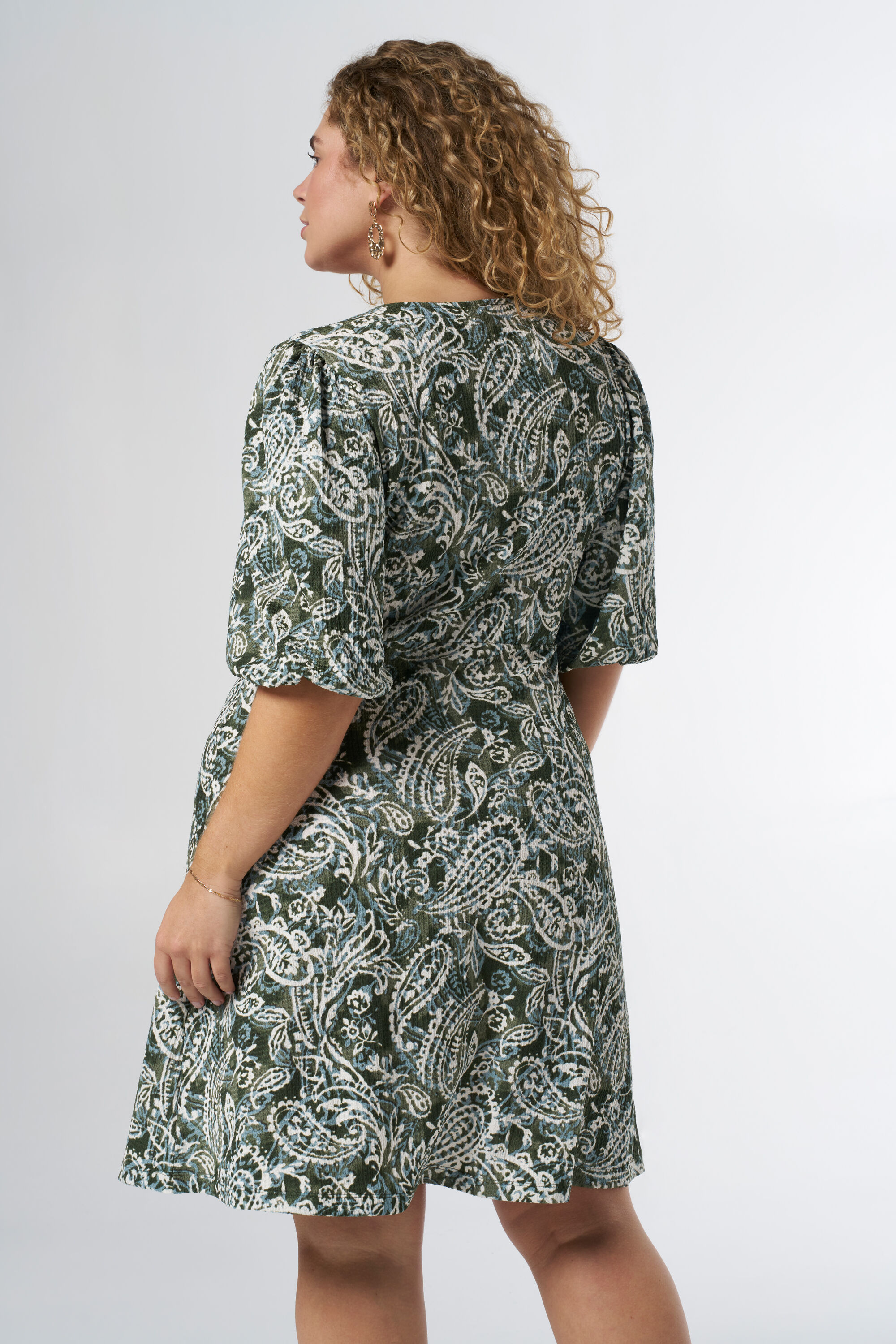 Robe avec d&eacute;tail torsad&eacute; image number 3