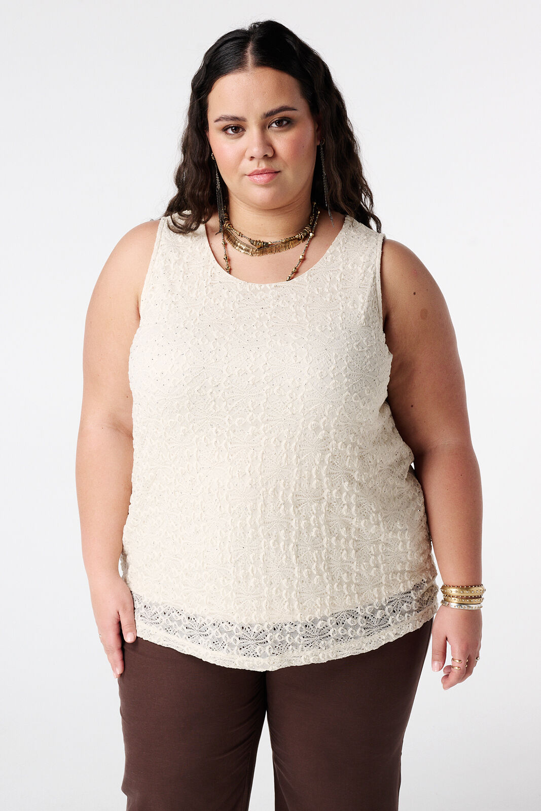 Top en dentelle avec strass