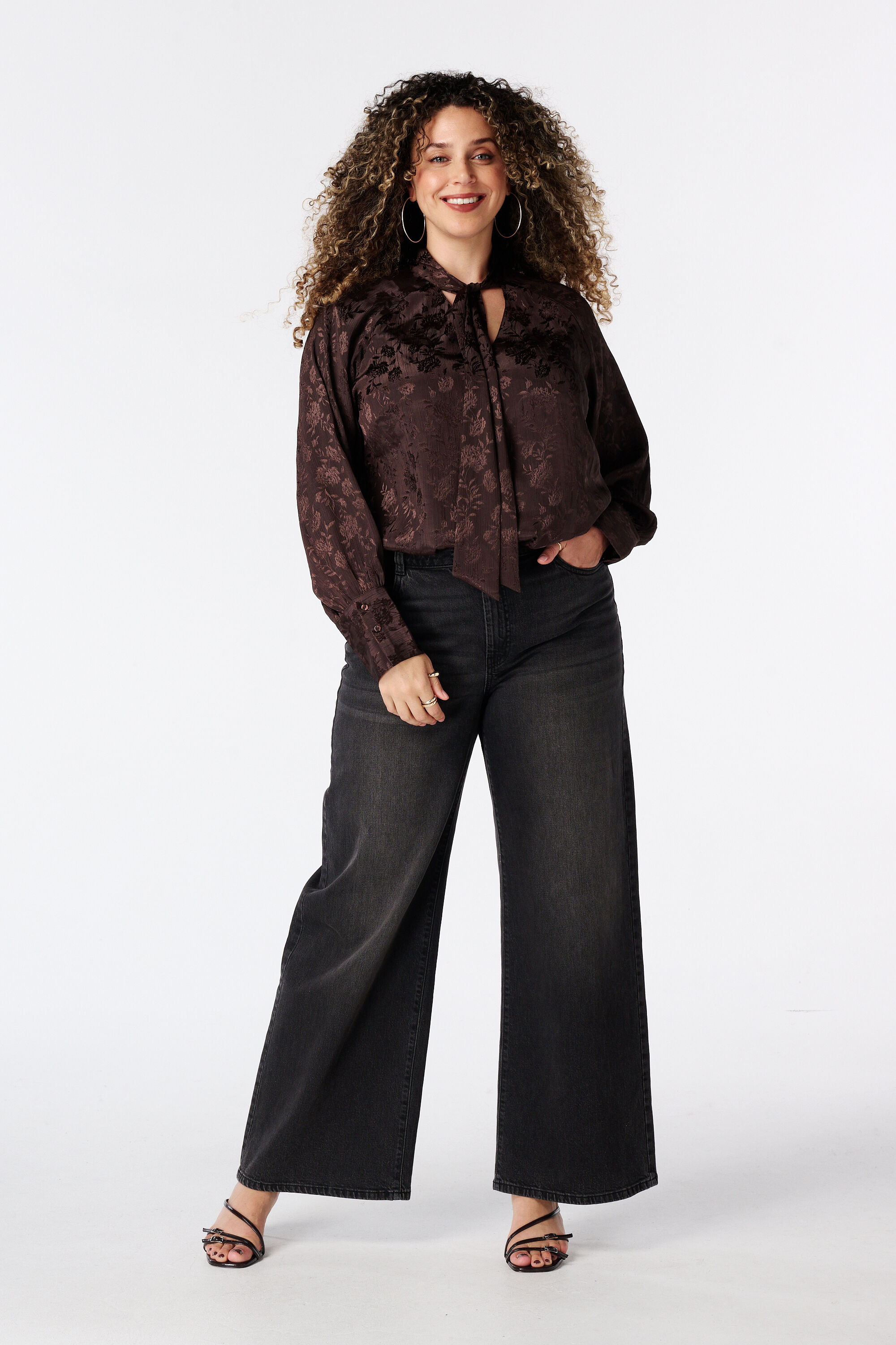 Jeans larges &agrave; taille haute