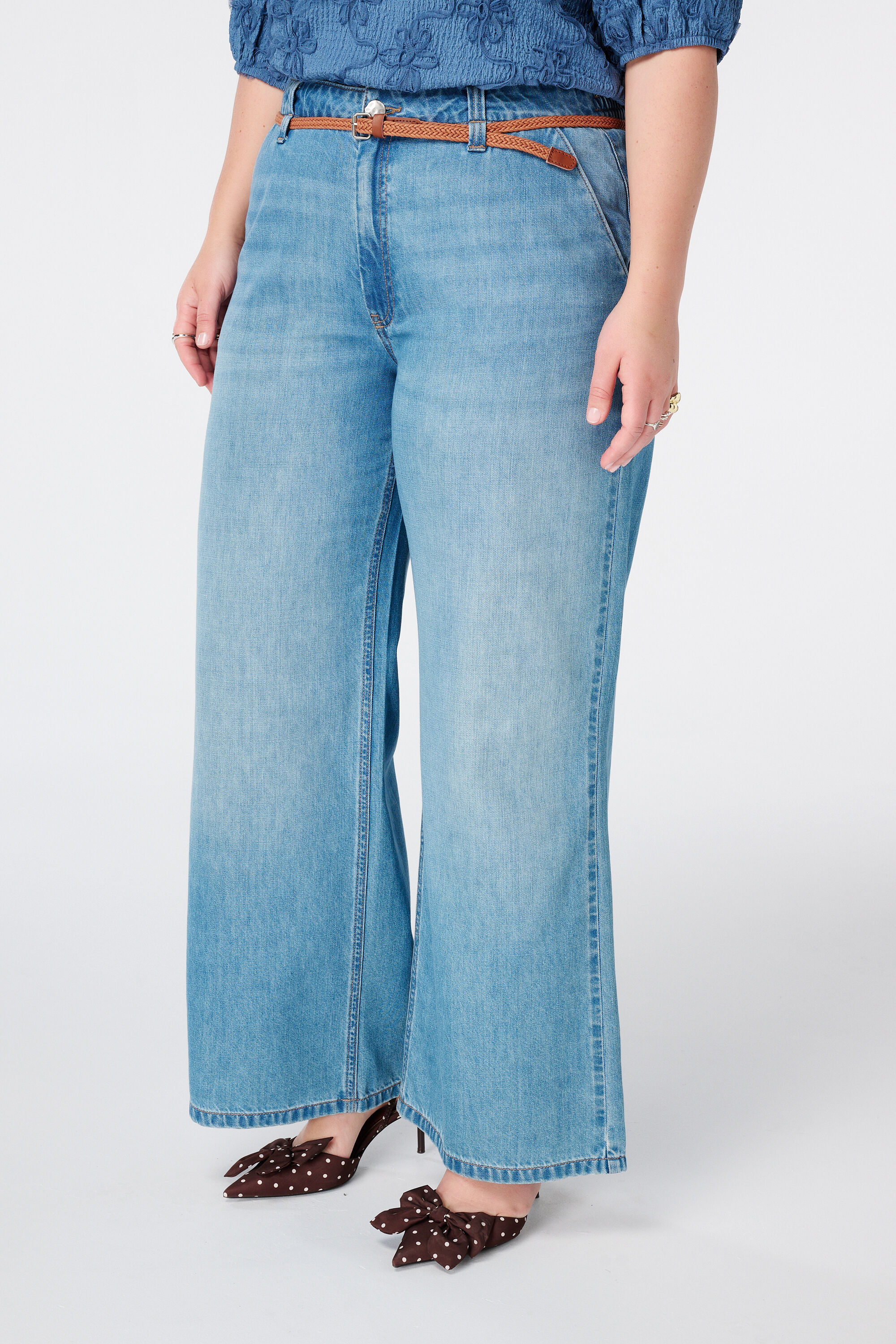 Jean wide leg avec ceinture image number 5