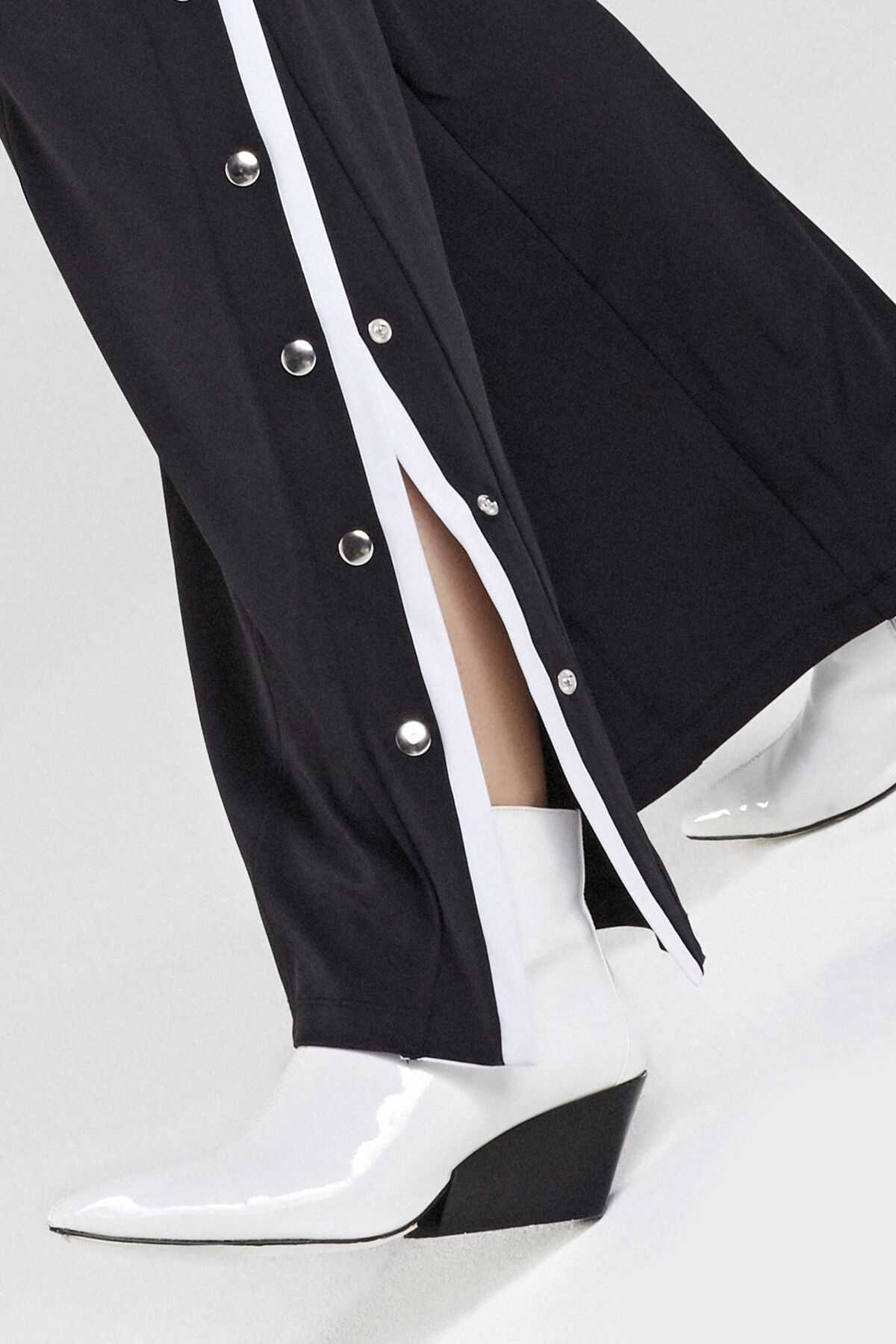 Pantalon style jogging avec boutons-pression image number 5