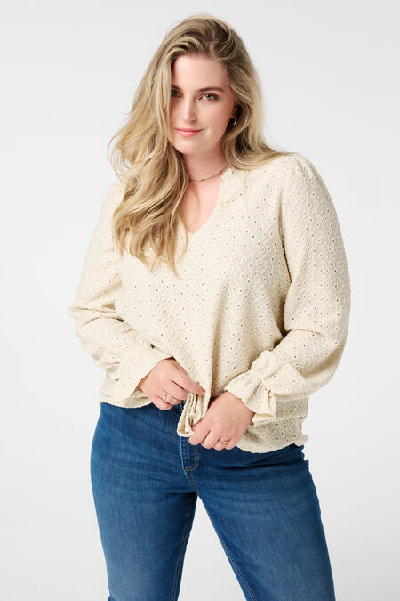 Top avec détails de broderie  Top avec détails de broderie