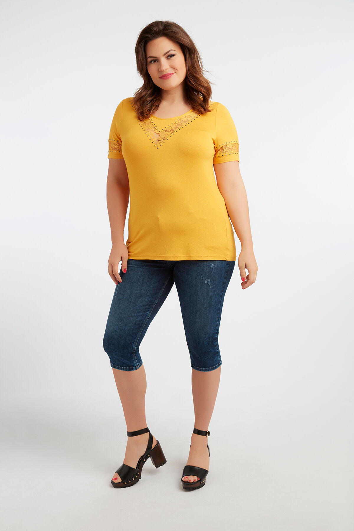 T-shirt avec d&eacute;tails en dentelle image number 3