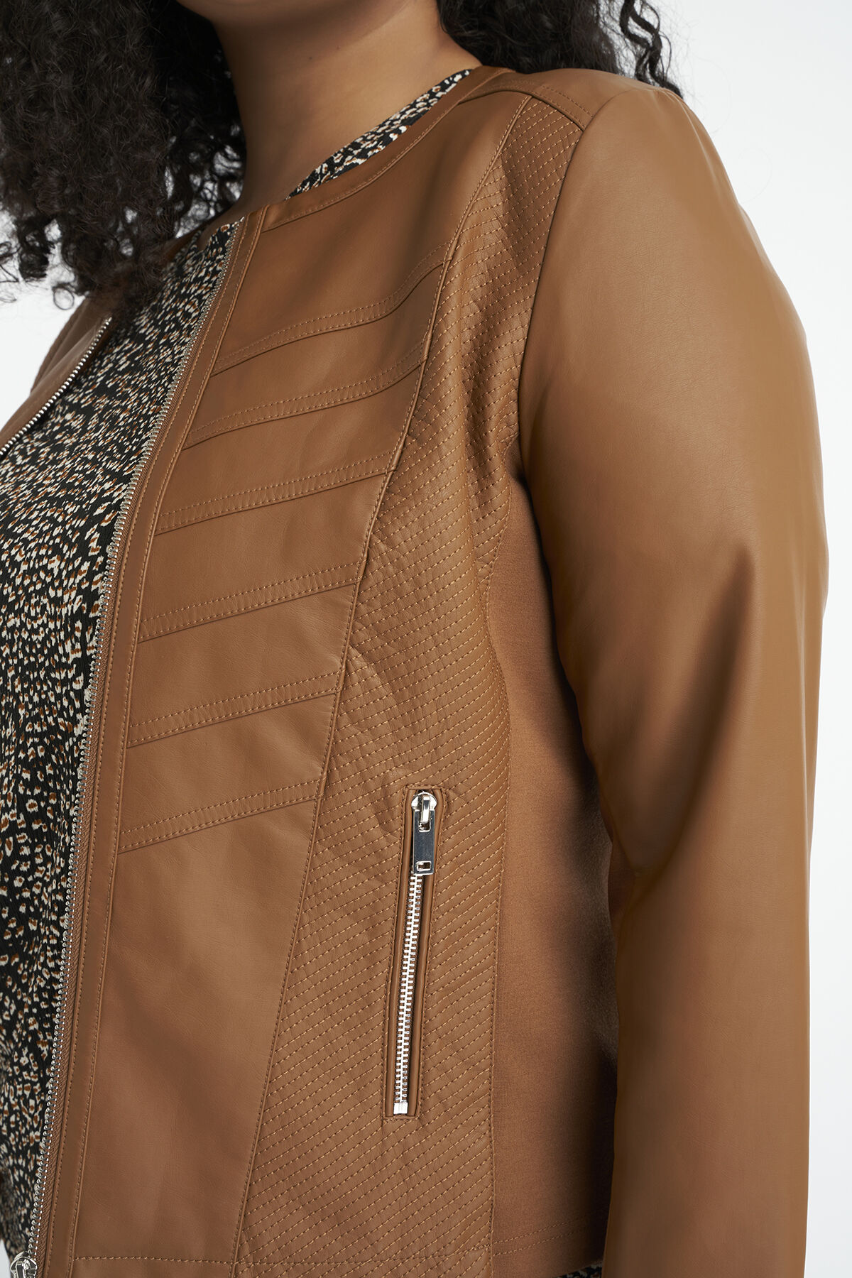 Veste motard en simili cuir &agrave; col rond image number 4