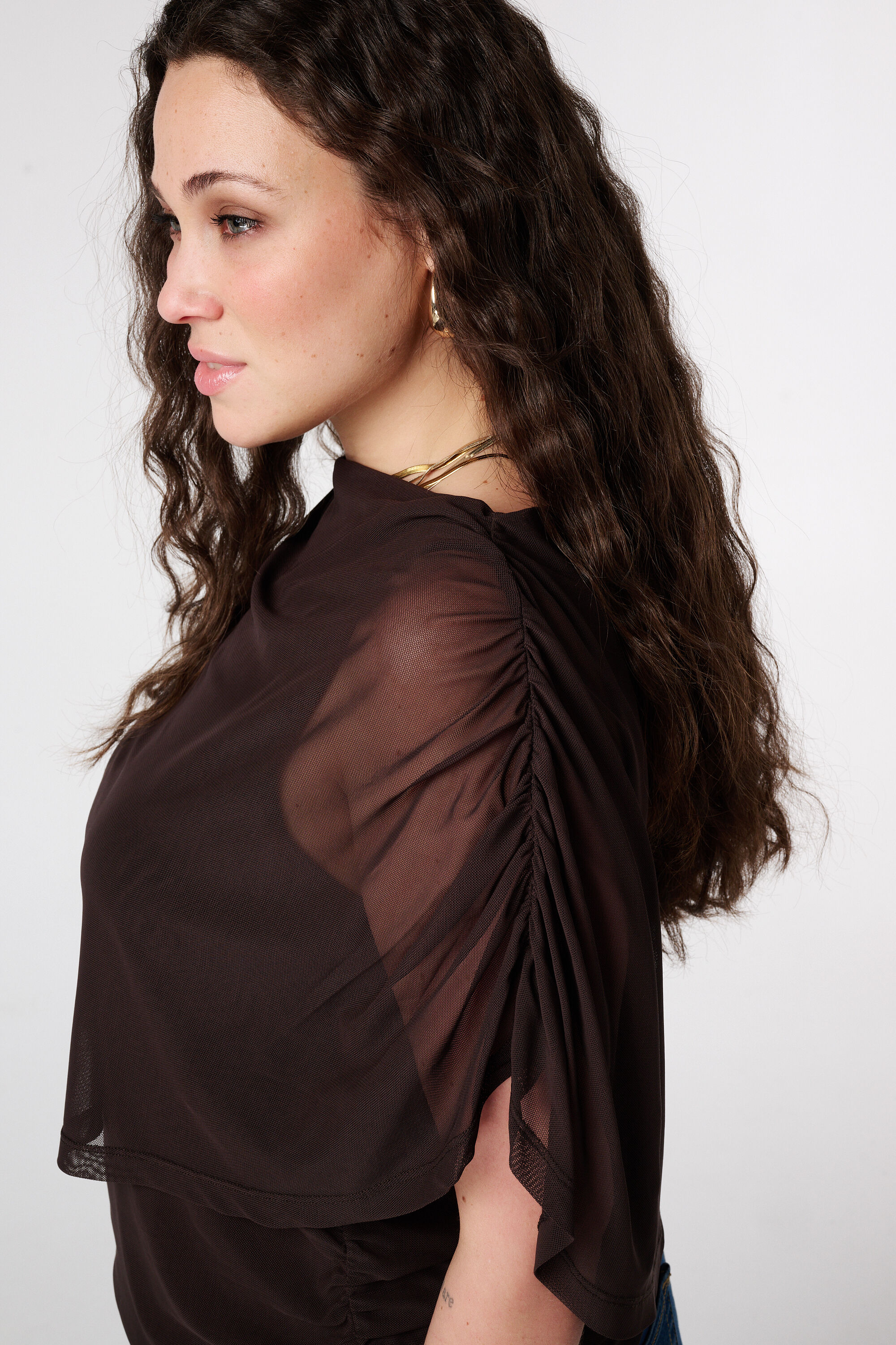 Top en mesh &agrave; manches drap&eacute;es image number 4