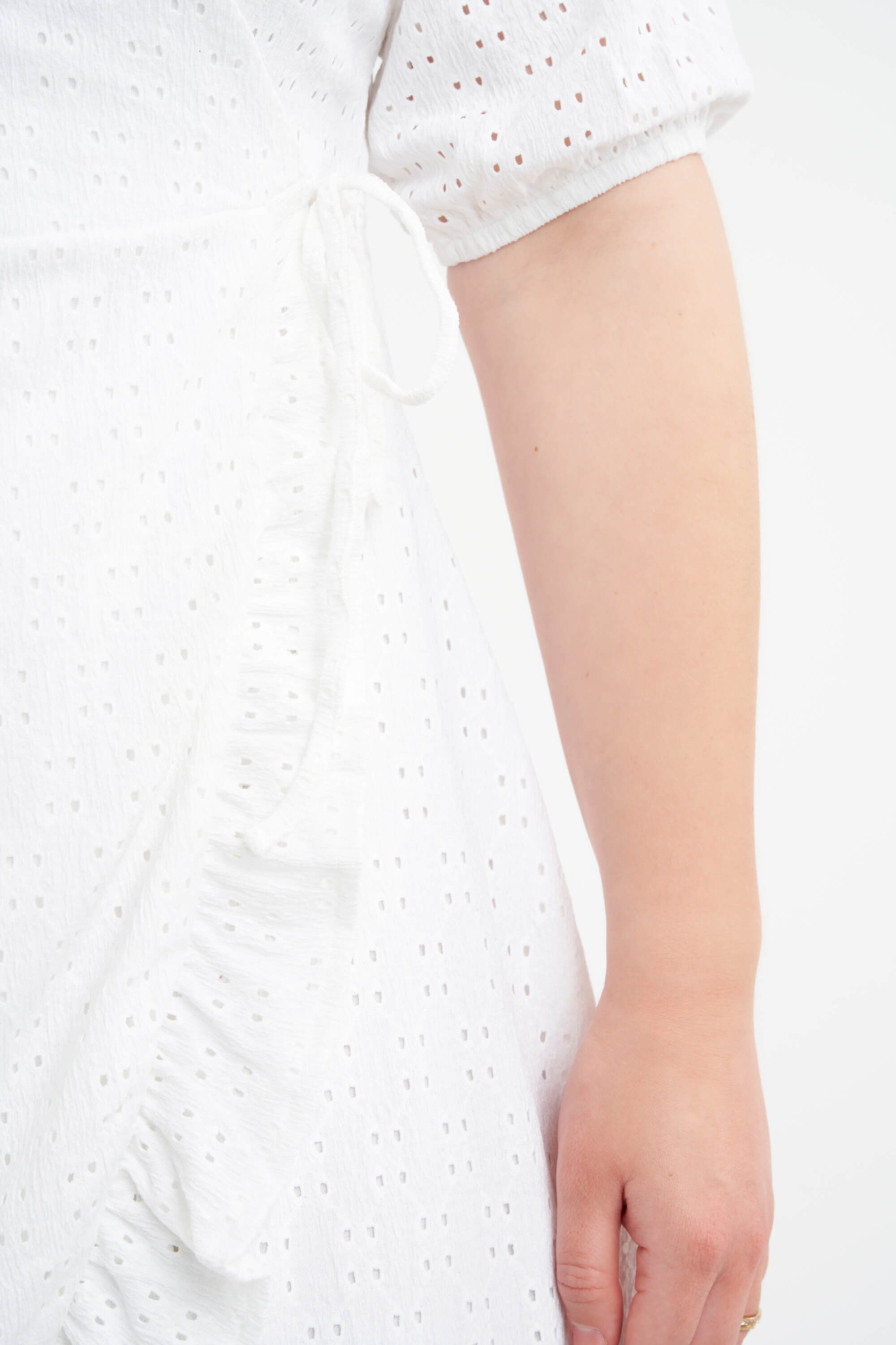 Robe portefeuille avec broderie anglaise image number 4