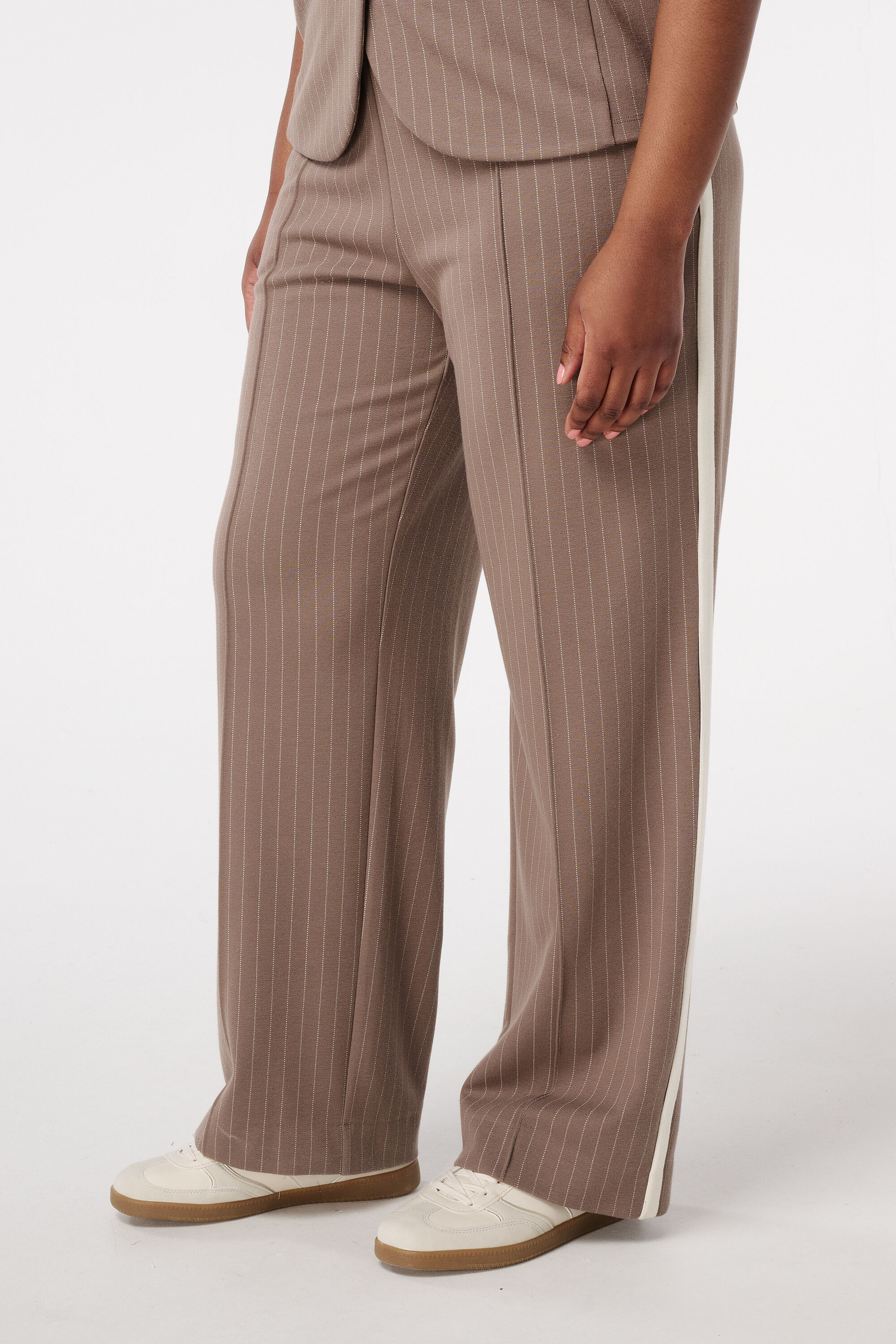 Pantalon &agrave; rayures image number 5