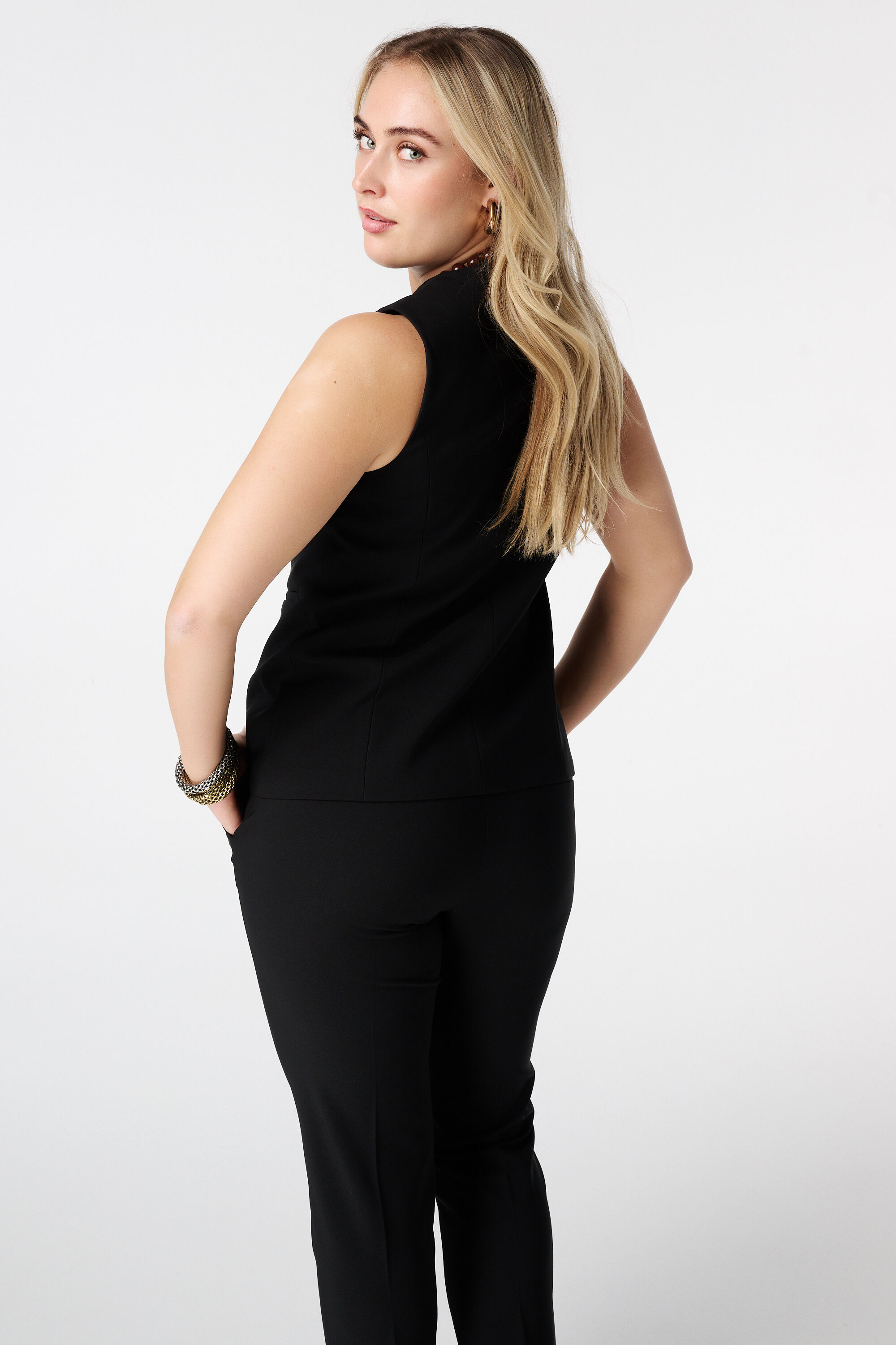 Gilet avec fermeture &agrave; boutons image number 3