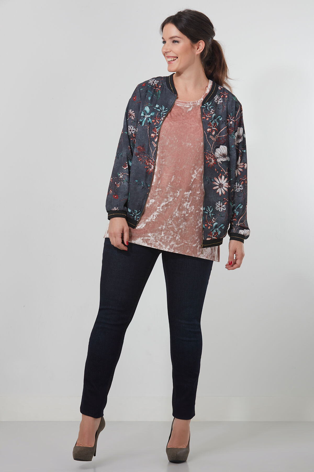 Veste bomber imprim&eacute; floral  image number 3