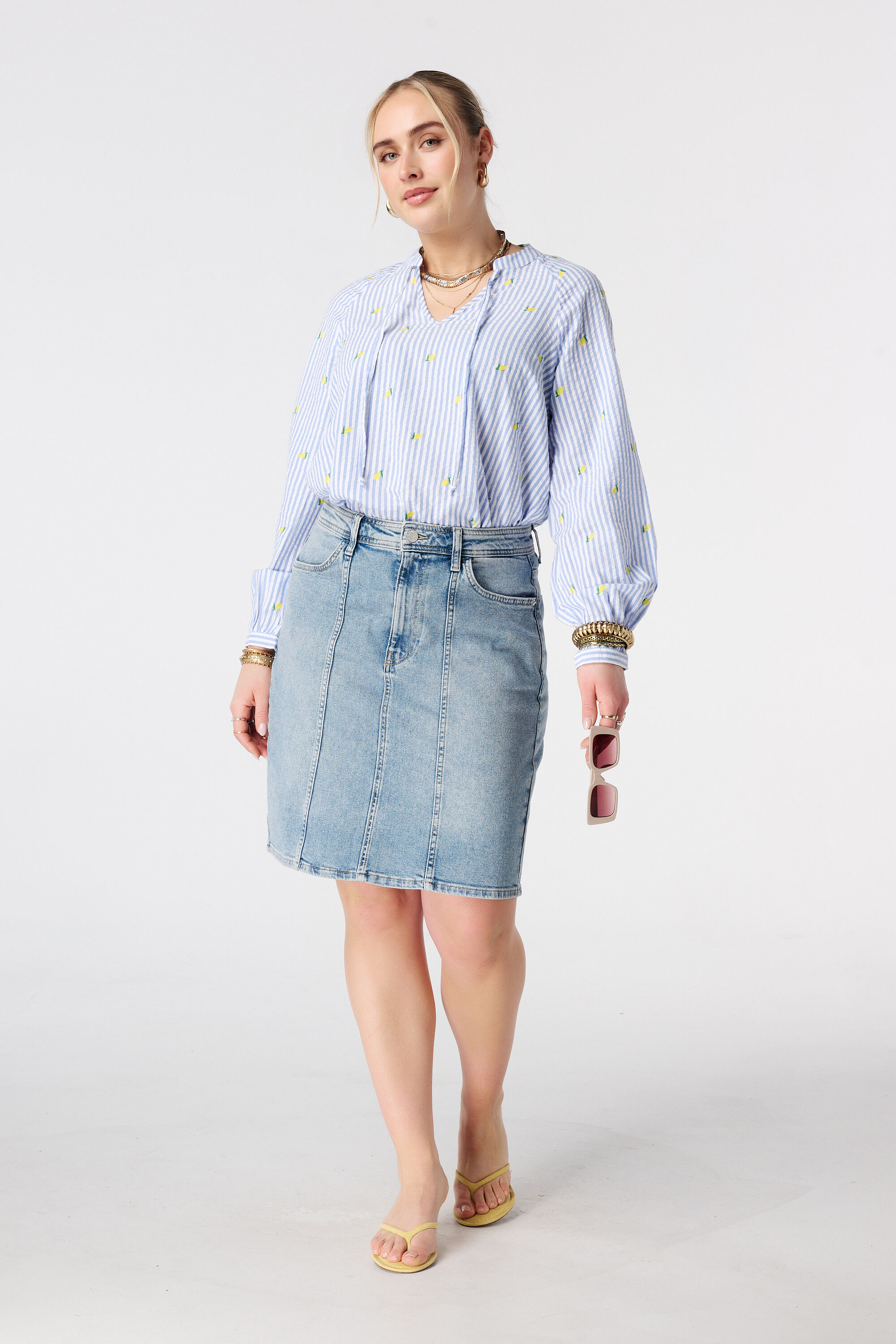 Blouse ray&eacute;e avec imprim&eacute; image number 5