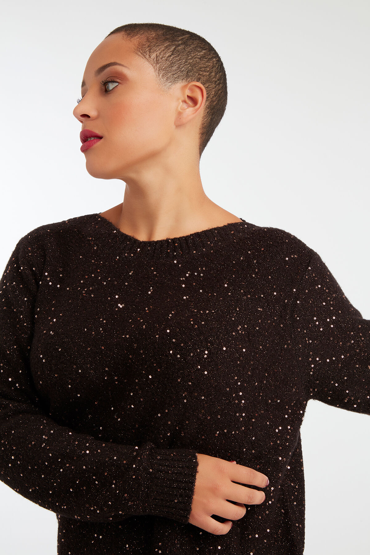Pull-over &agrave; paillettes image number 3