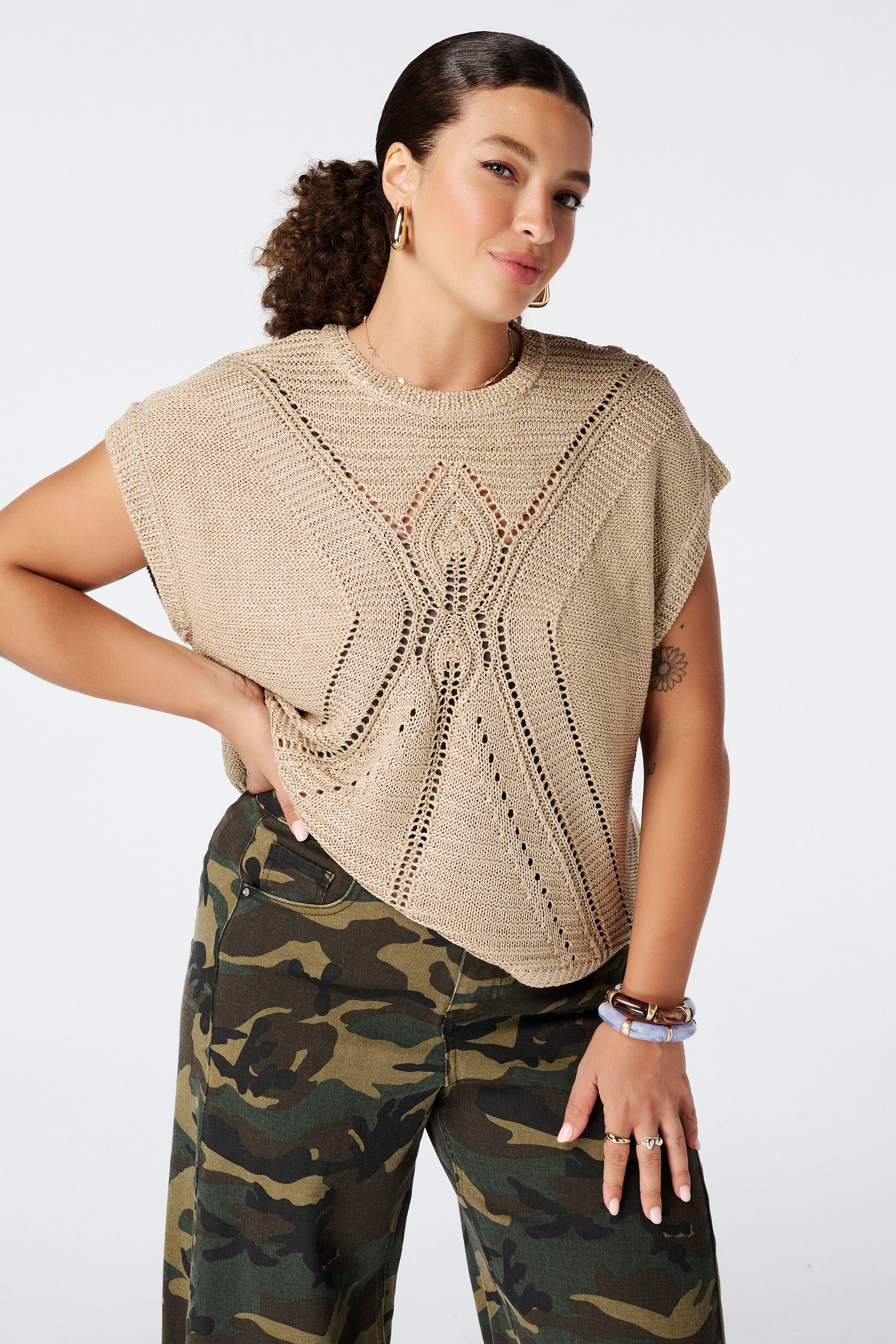 Pull en crochet &agrave; manches courtes