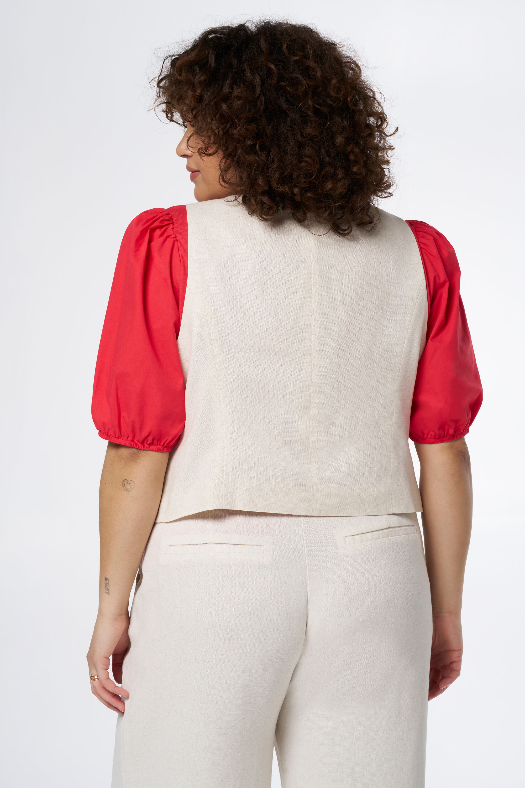 Gilet en lin avec boutons &eacute;caille image number 3