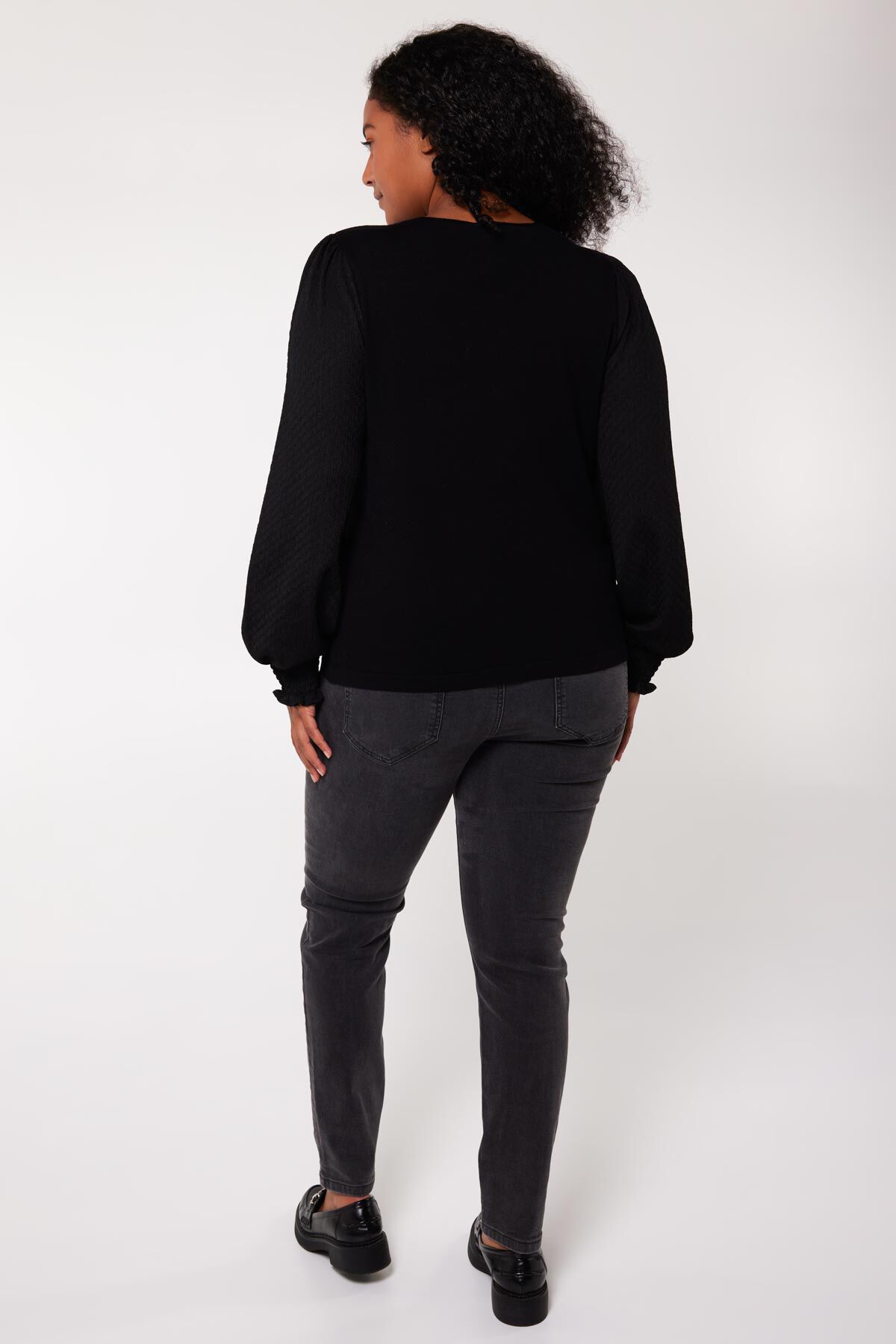 Pull en maille fine avec manches textur&eacute;es image number 3