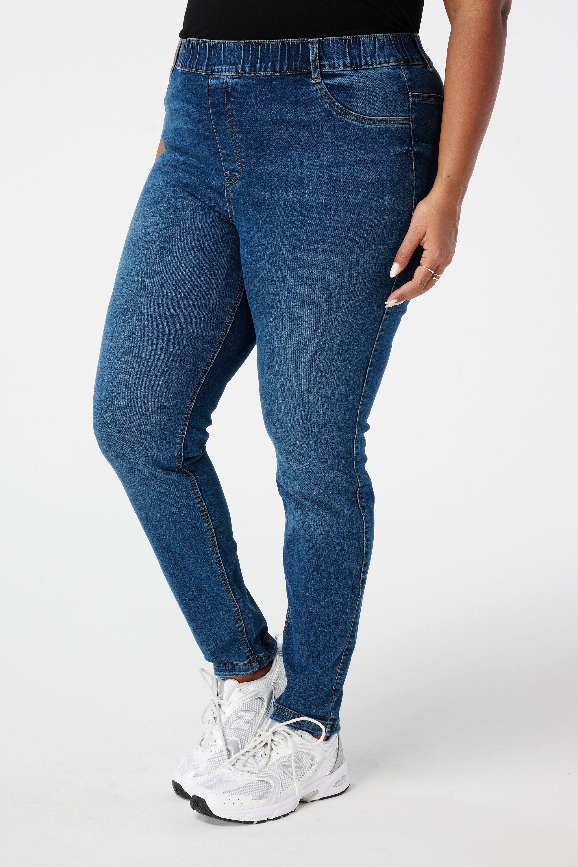 Treggings avec un look denim image number 5